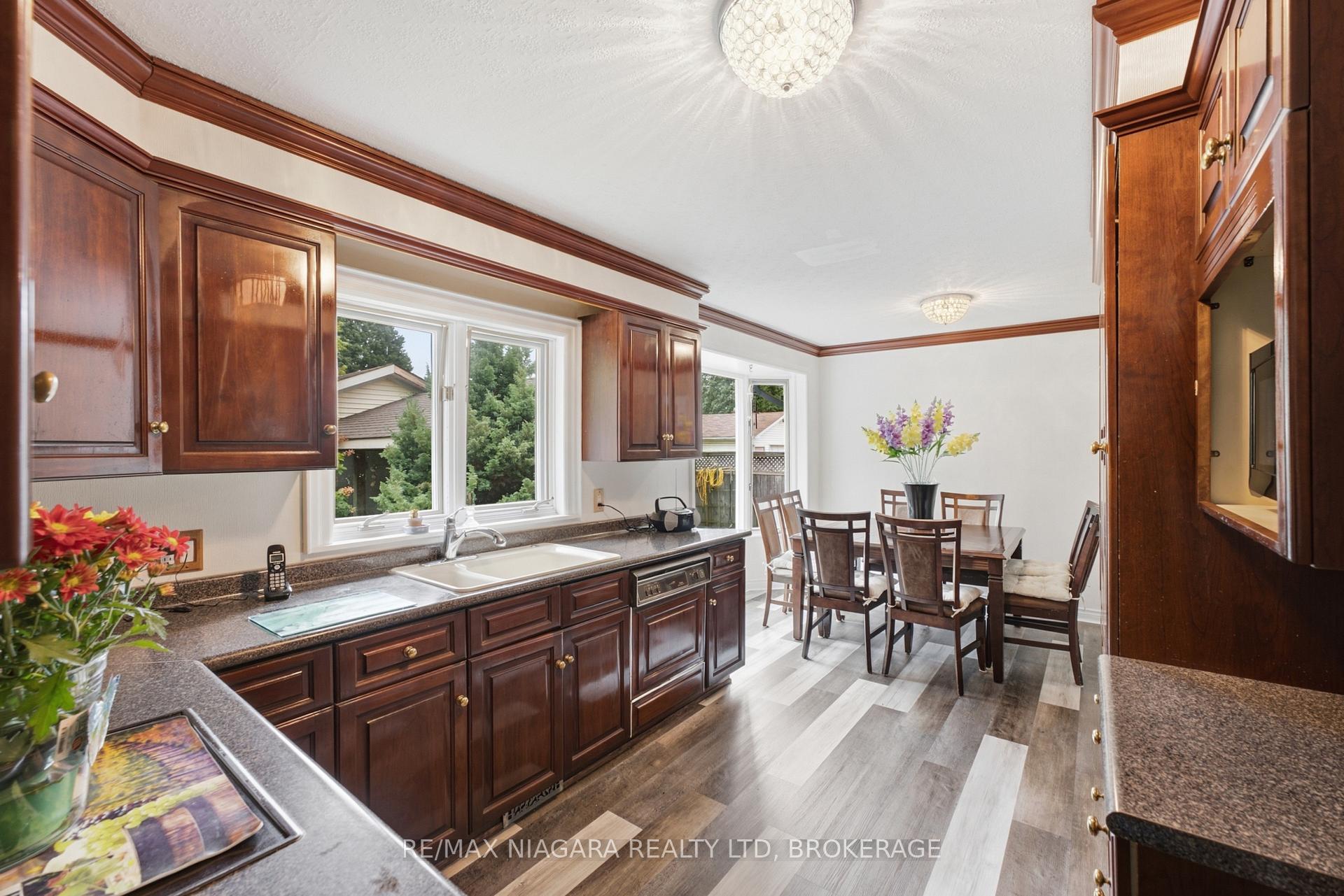 Photo 9 of 20 Arthur Street, St. Catharines, Lakeshore — HOMEH