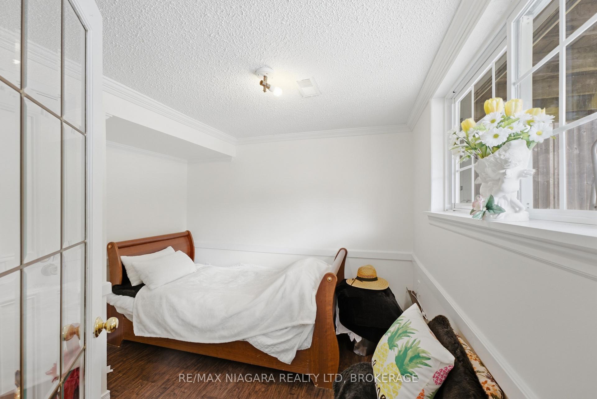 Photo 21 of 20 Arthur Street, St. Catharines, Lakeshore — HOMEH