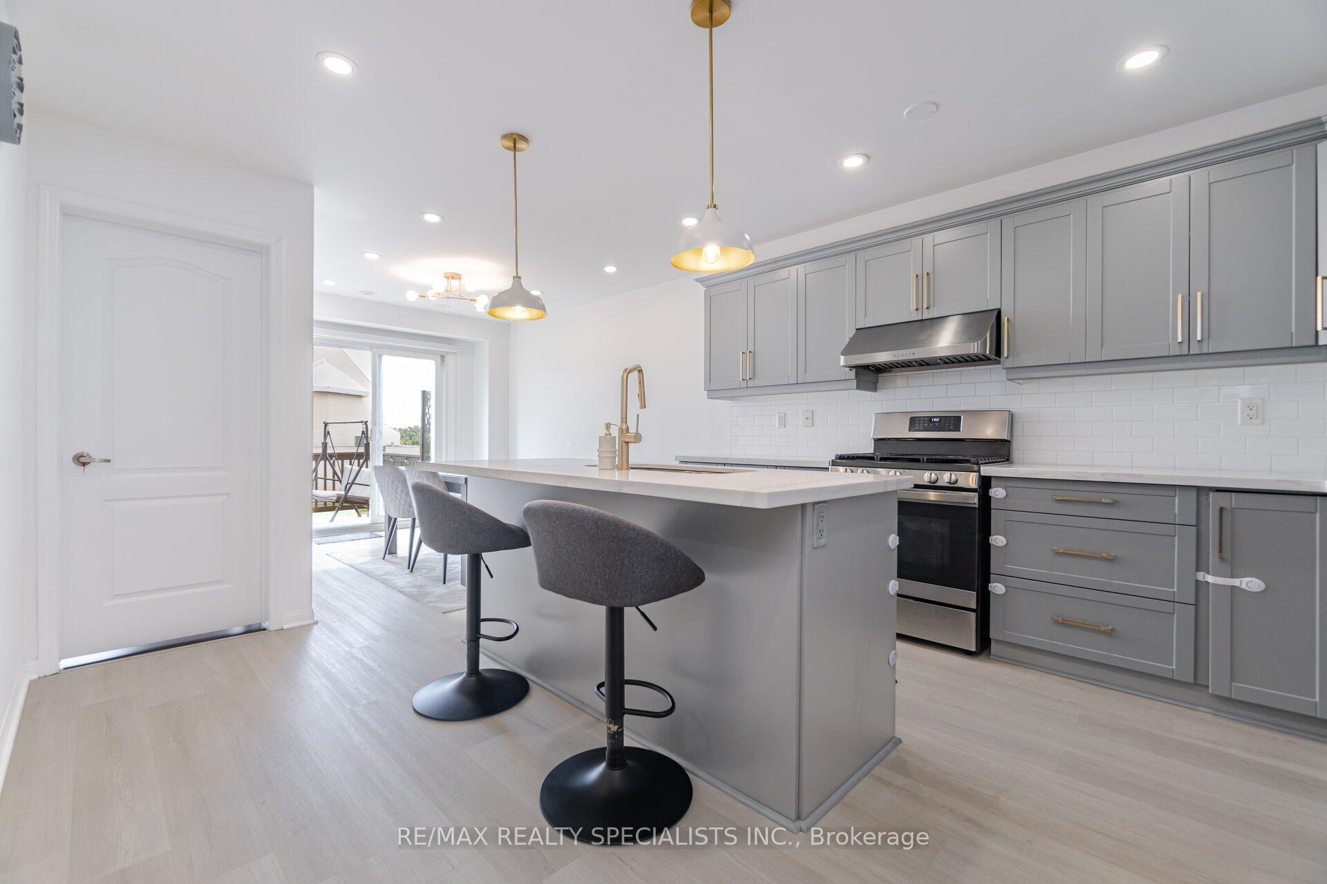 Photo 9 of 81 Vanhorne Close, Brampton, Northwest Brampton — HOMEH