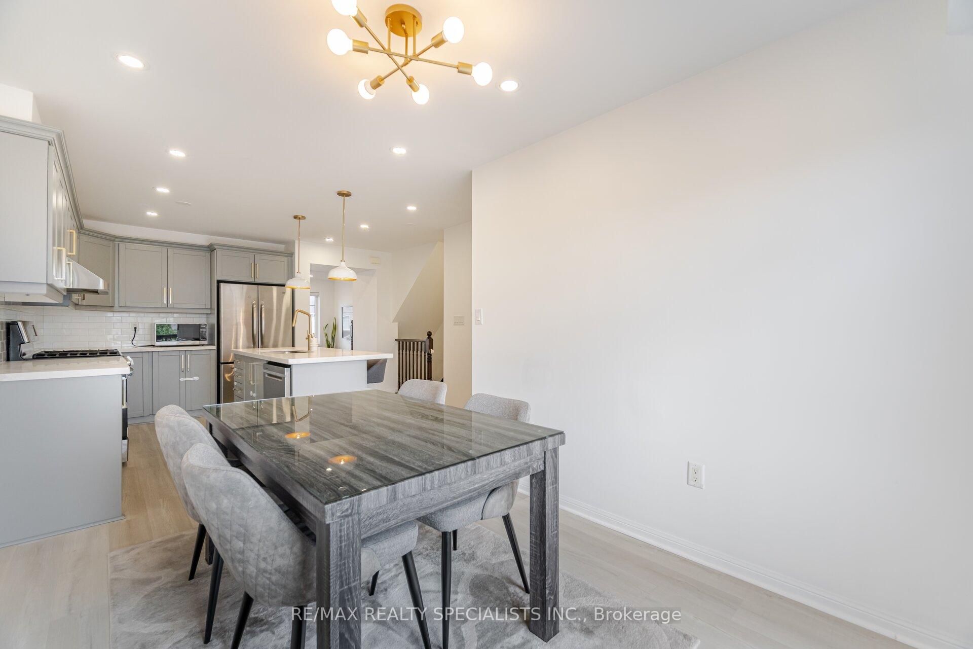 Photo 15 of 81 Vanhorne Close, Brampton, Northwest Brampton — HOMEH