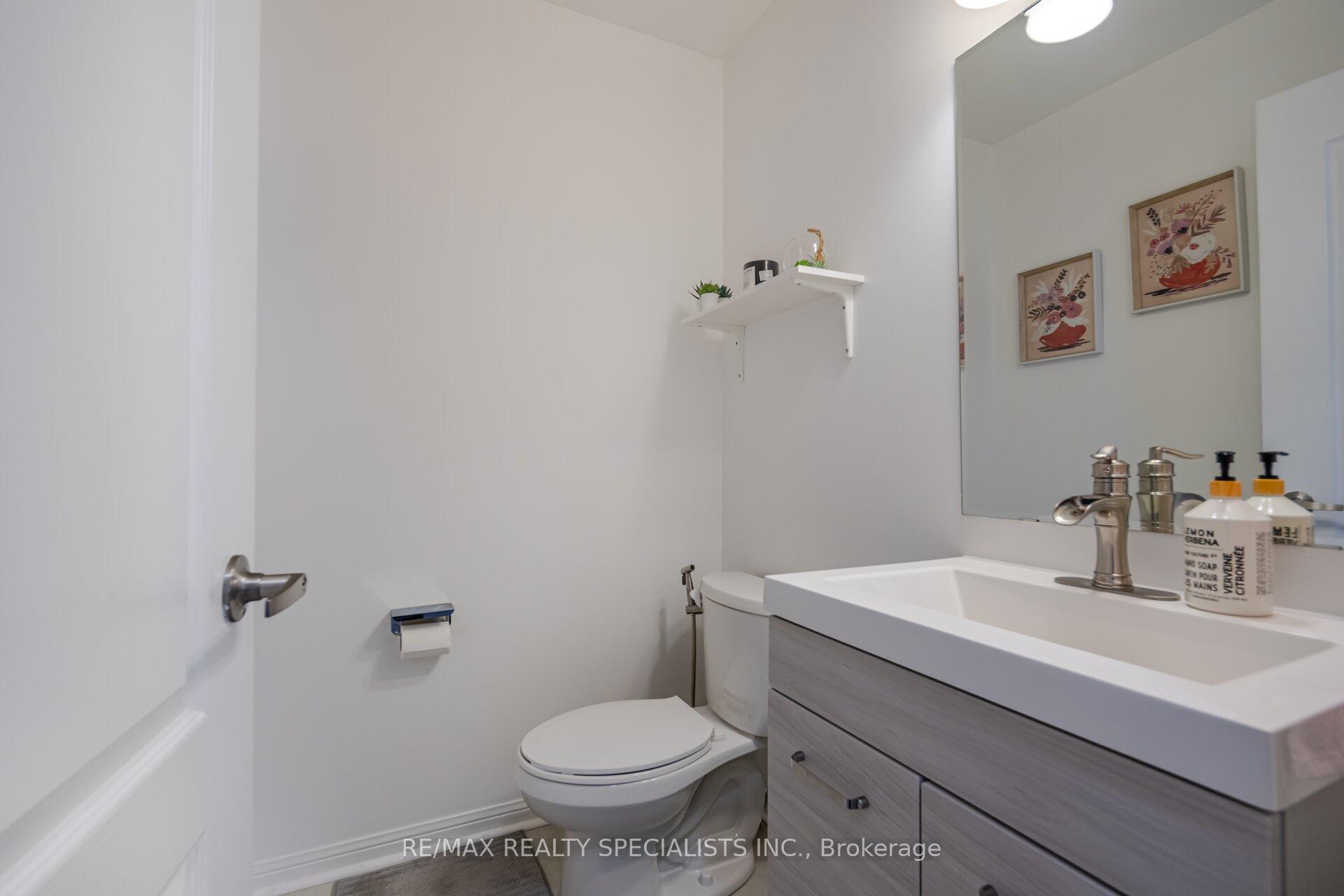 Photo 17 of 81 Vanhorne Close, Brampton, Northwest Brampton — HOMEH