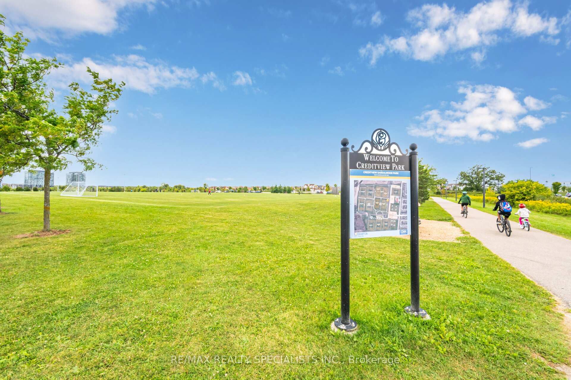 Photo 38 of 81 Vanhorne Close, Brampton, Northwest Brampton — HOMEH