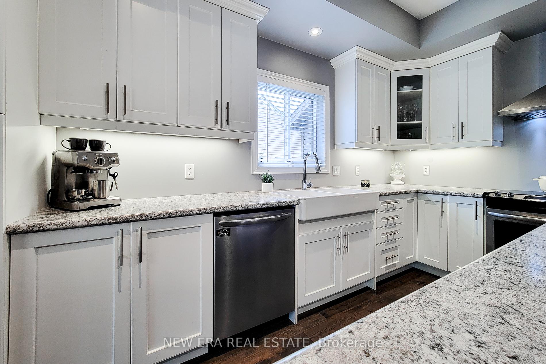Photo 13 of 4274 Sixth Avenue, Niagara Falls, Downtown — HOMEH