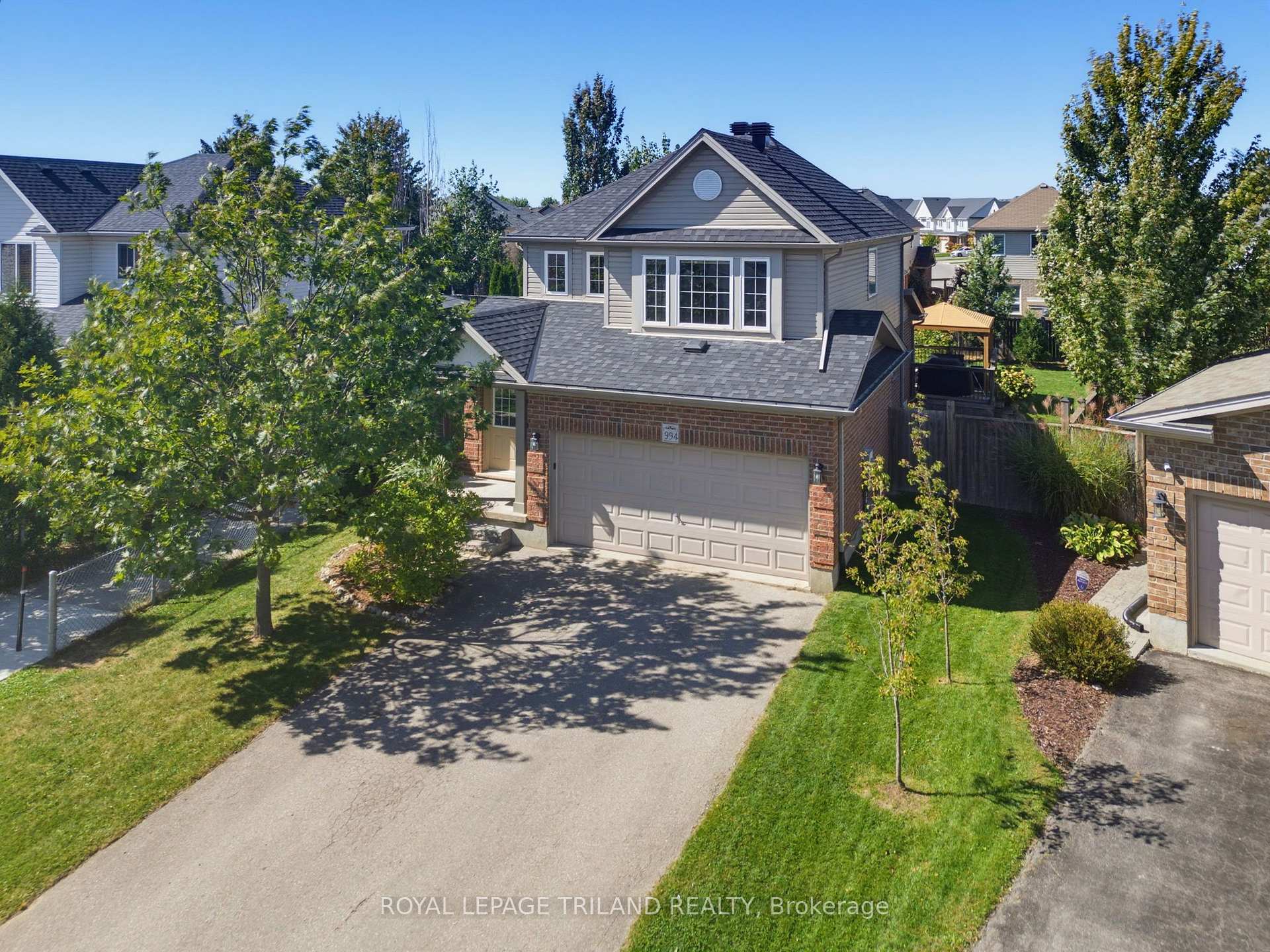 Photo 3 of 994 Foxcreek Road, London, North S — HOMEH