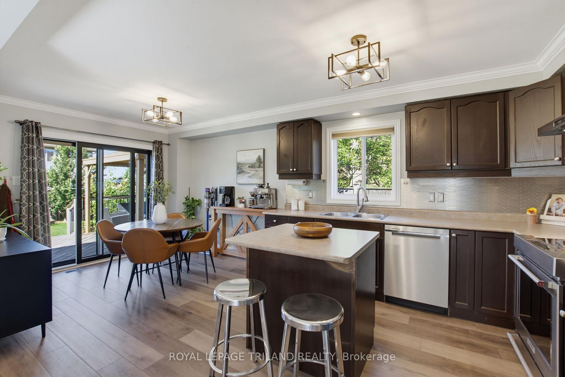Photo 12 of 994 Foxcreek Road, London, North S — HOMEH