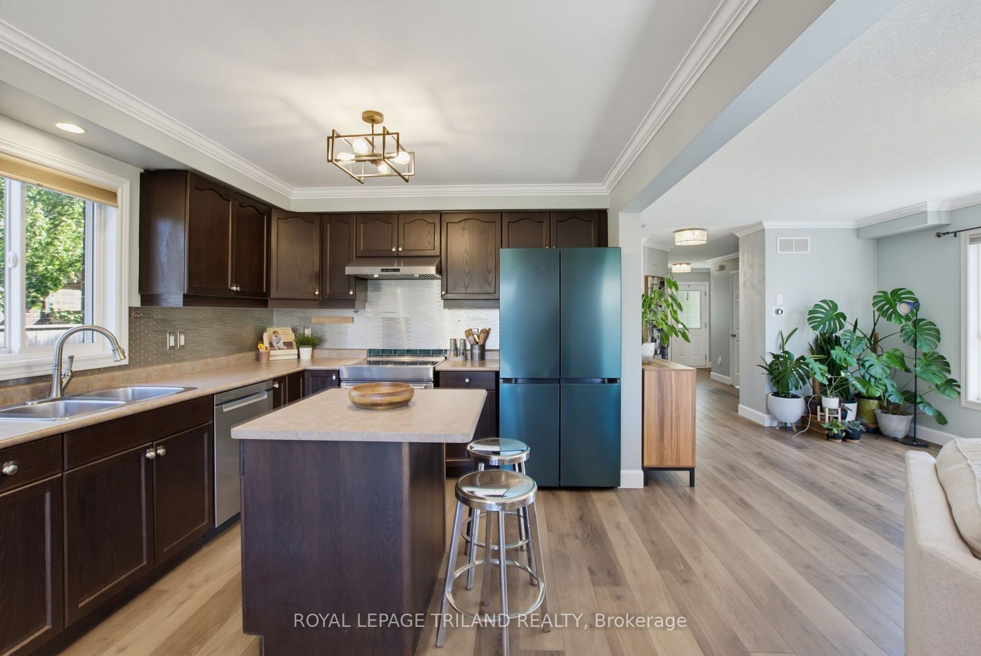 Photo 16 of 994 Foxcreek Road, London, North S — HOMEH