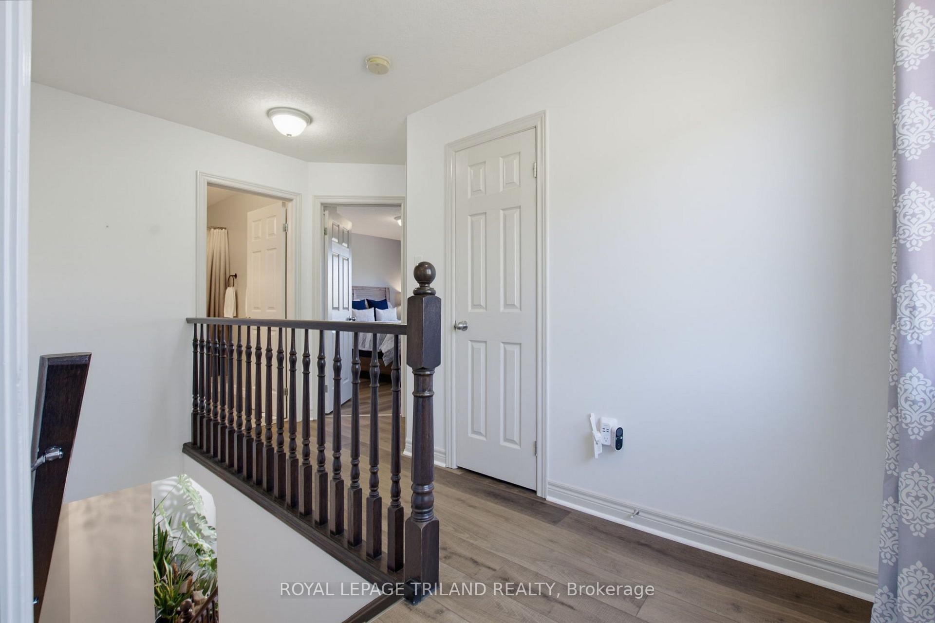 Photo 20 of 994 Foxcreek Road, London, North S — HOMEH