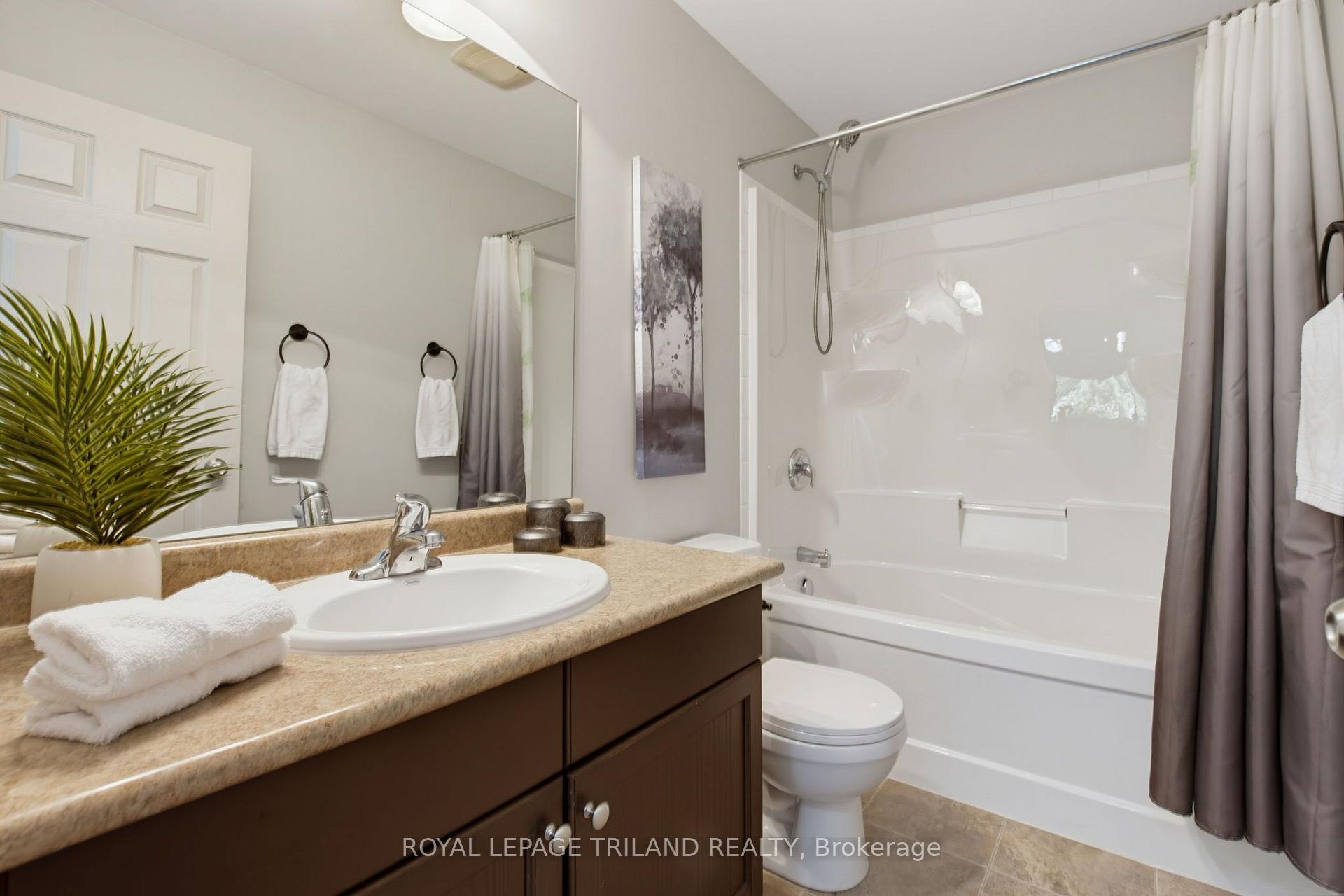 Photo 27 of 994 Foxcreek Road, London, North S — HOMEH