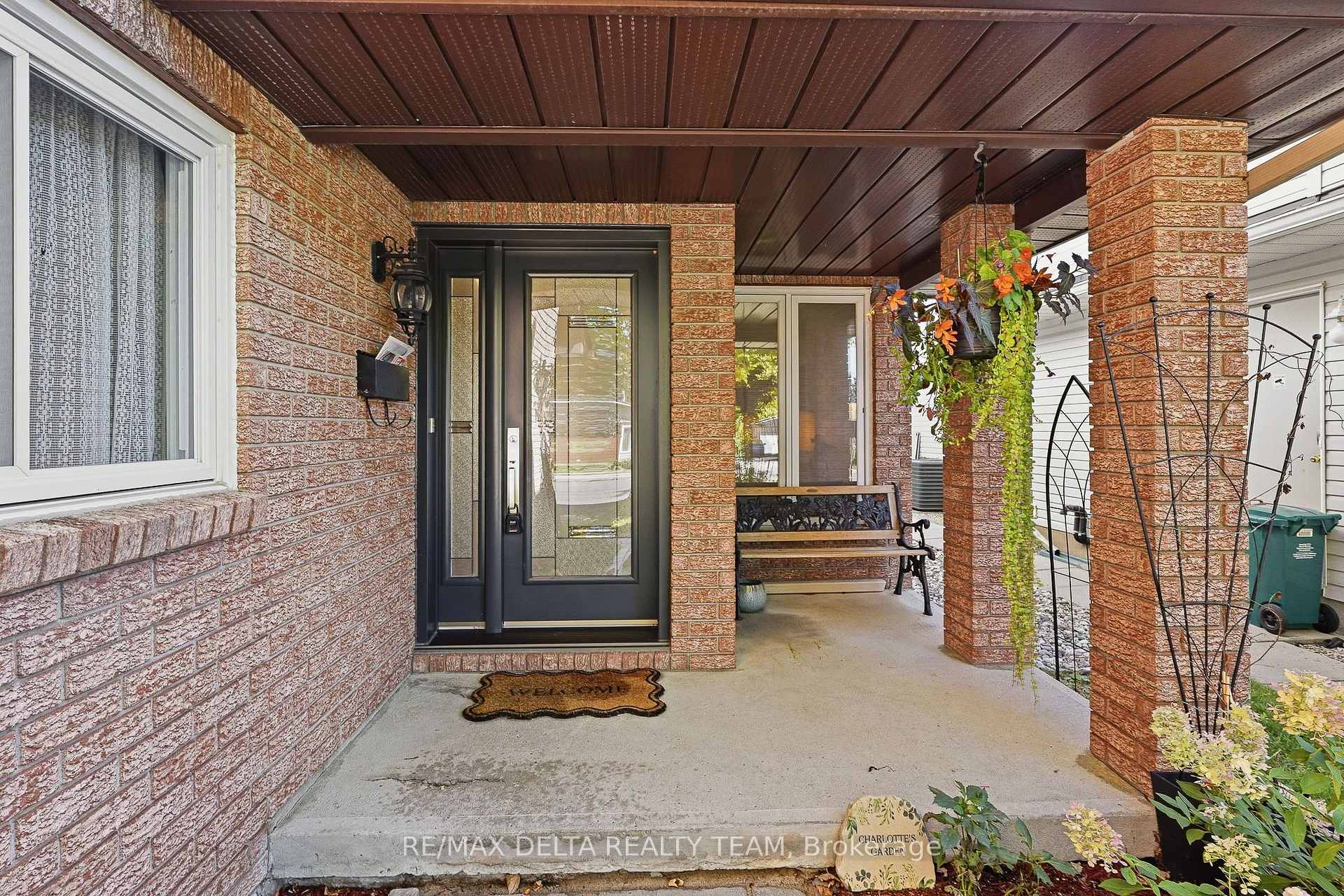 Photo 3 of 7004 Notre Dame Street, Ottawa, Chateauneuf — HOMEH