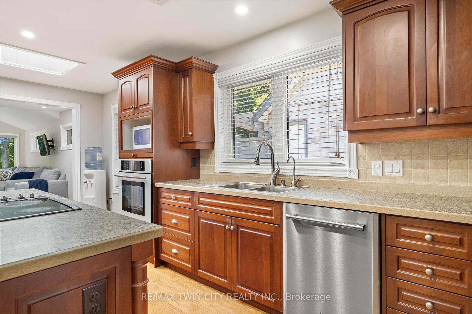 Photo 11 of 648 Bayhampton Crescent, Waterloo, Colonial Acres — HOMEH