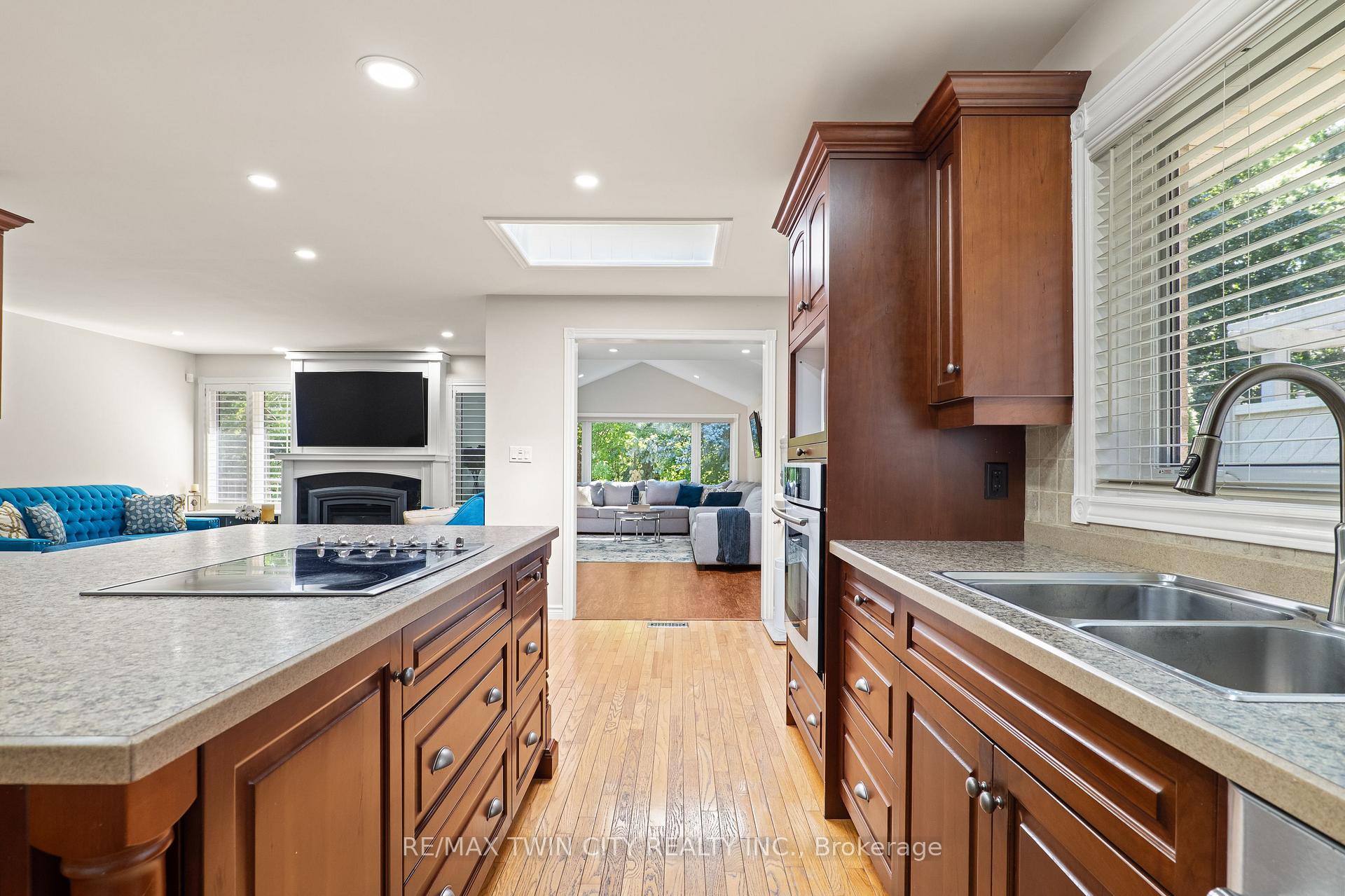 Photo 12 of 648 Bayhampton Crescent, Waterloo, Colonial Acres — HOMEH