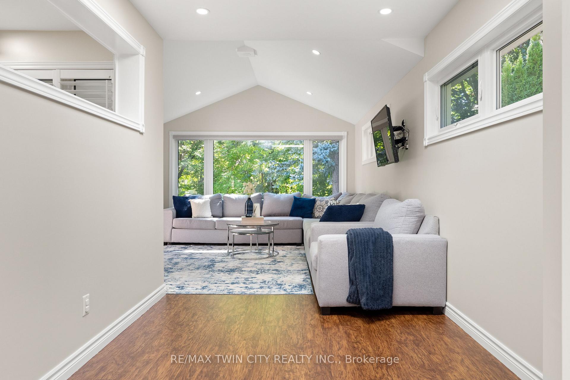 Photo 19 of 648 Bayhampton Crescent, Waterloo, Colonial Acres — HOMEH