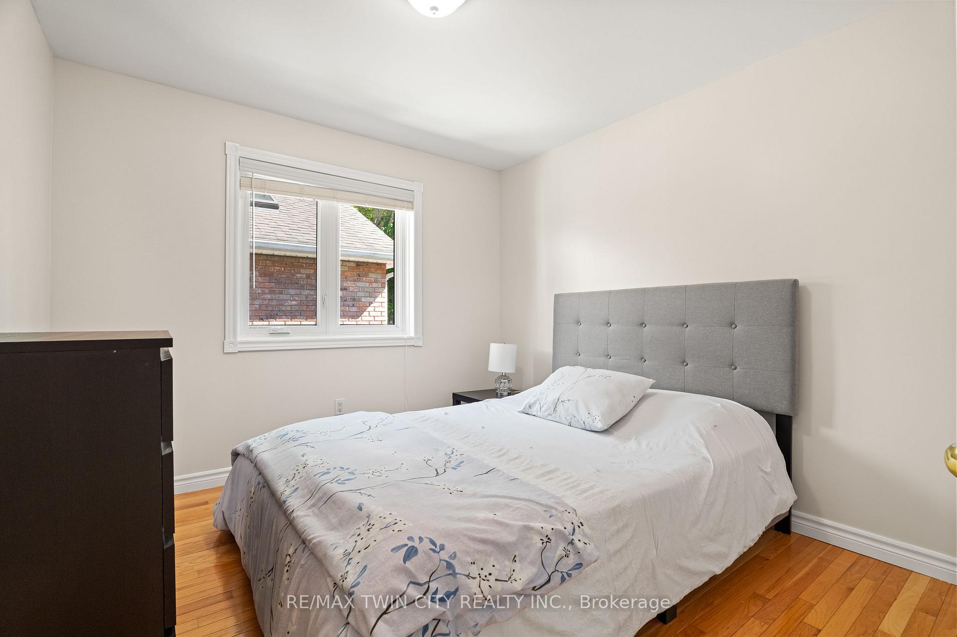 Photo 22 of 648 Bayhampton Crescent, Waterloo, Colonial Acres — HOMEH
