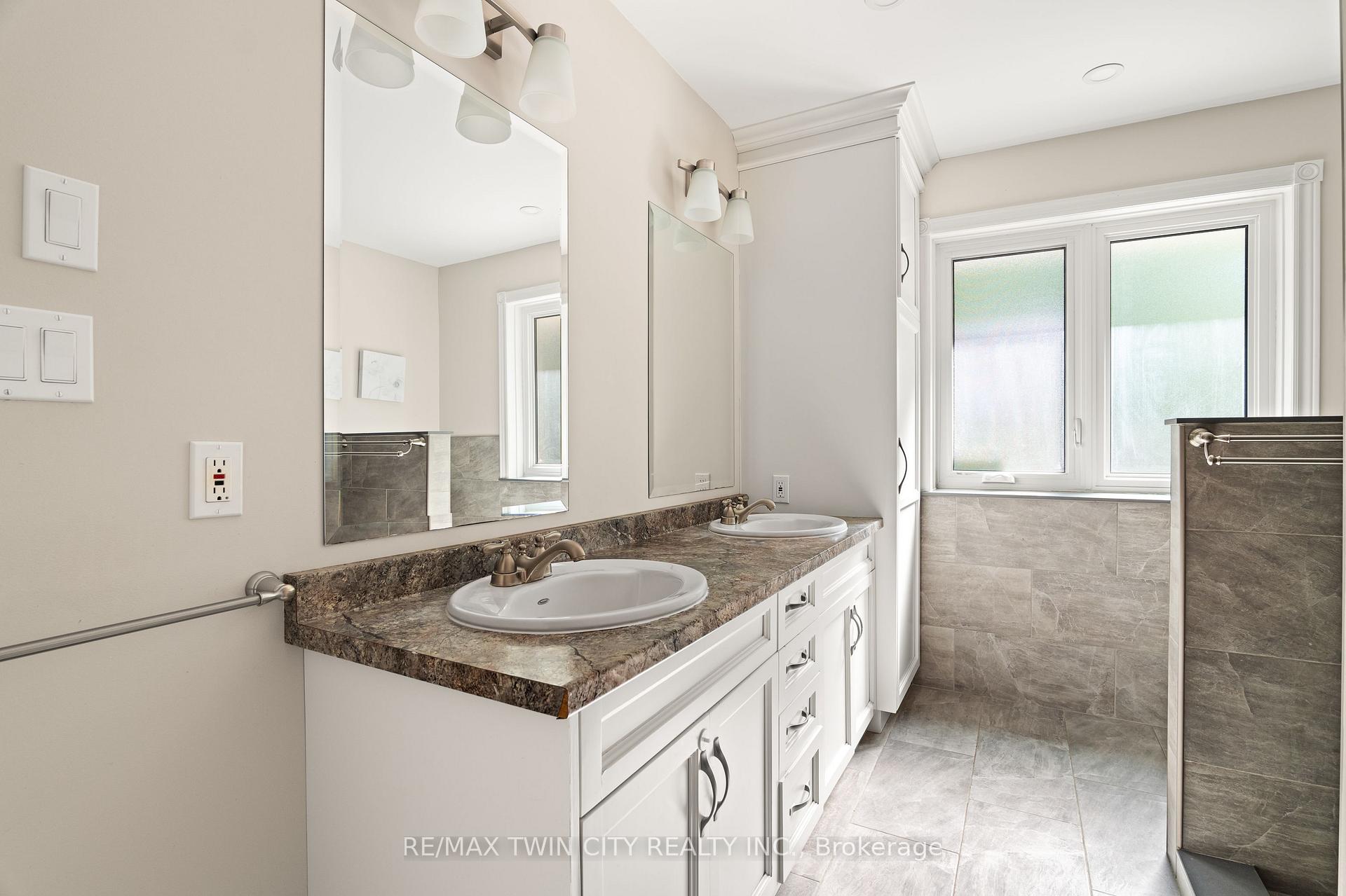 Photo 24 of 648 Bayhampton Crescent, Waterloo, Colonial Acres — HOMEH