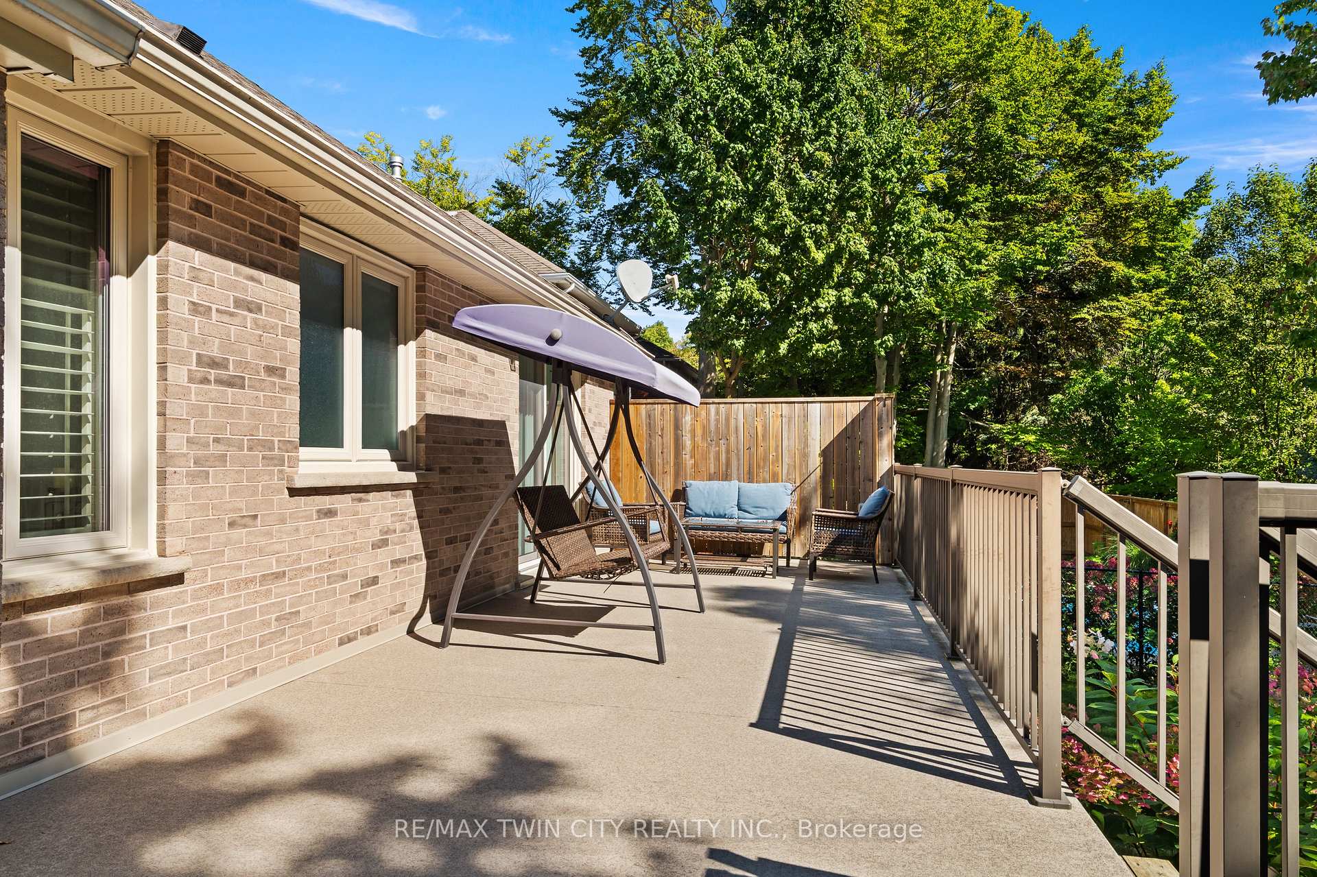 Photo 39 of 648 Bayhampton Crescent, Waterloo, Colonial Acres — HOMEH
