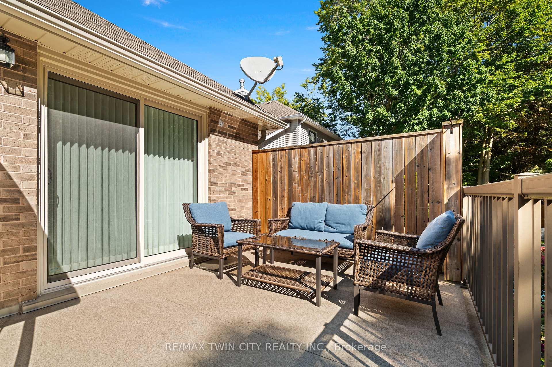 Photo 40 of 648 Bayhampton Crescent, Waterloo, Colonial Acres — HOMEH