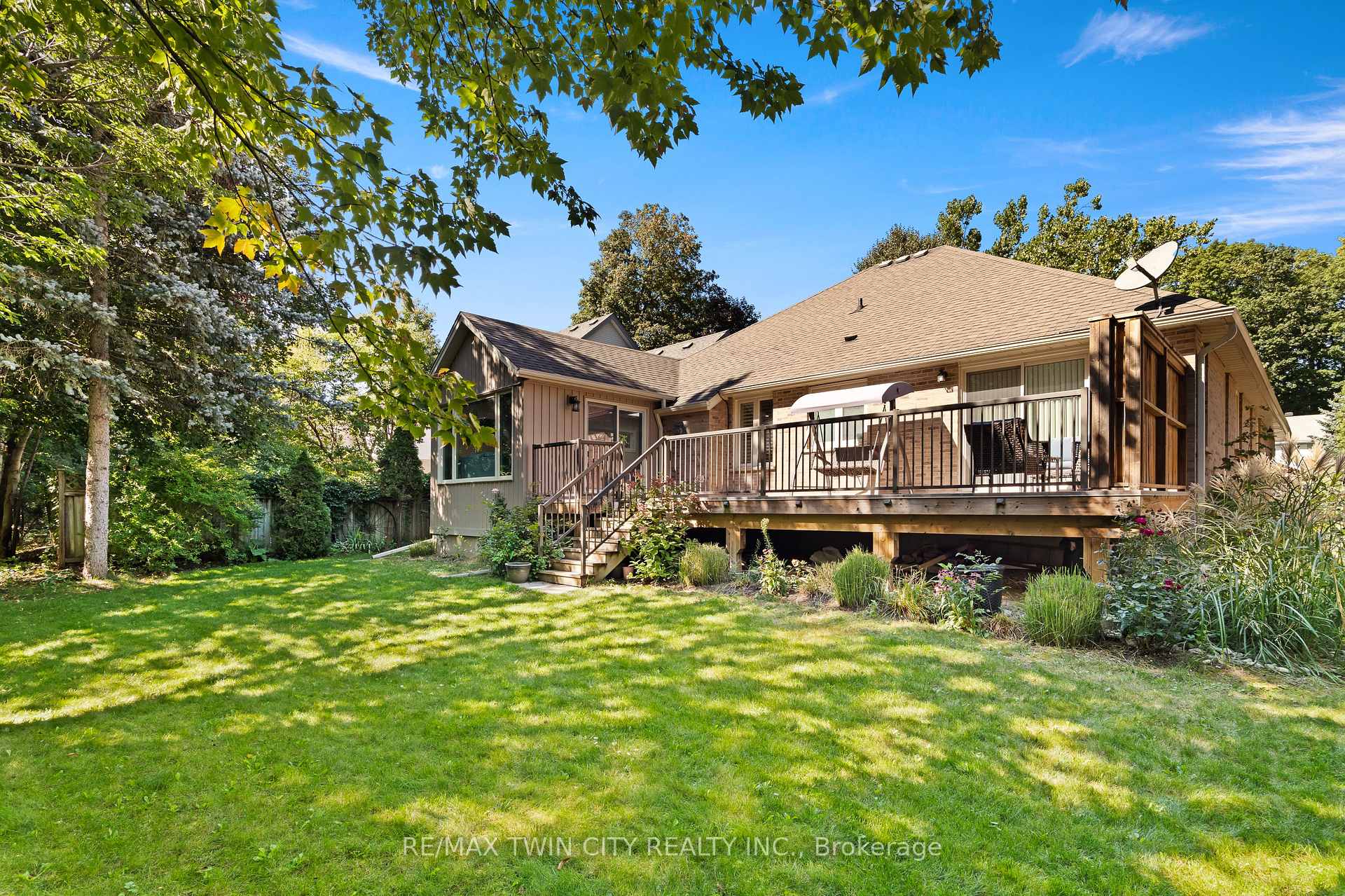 Photo 42 of 648 Bayhampton Crescent, Waterloo, Colonial Acres — HOMEH