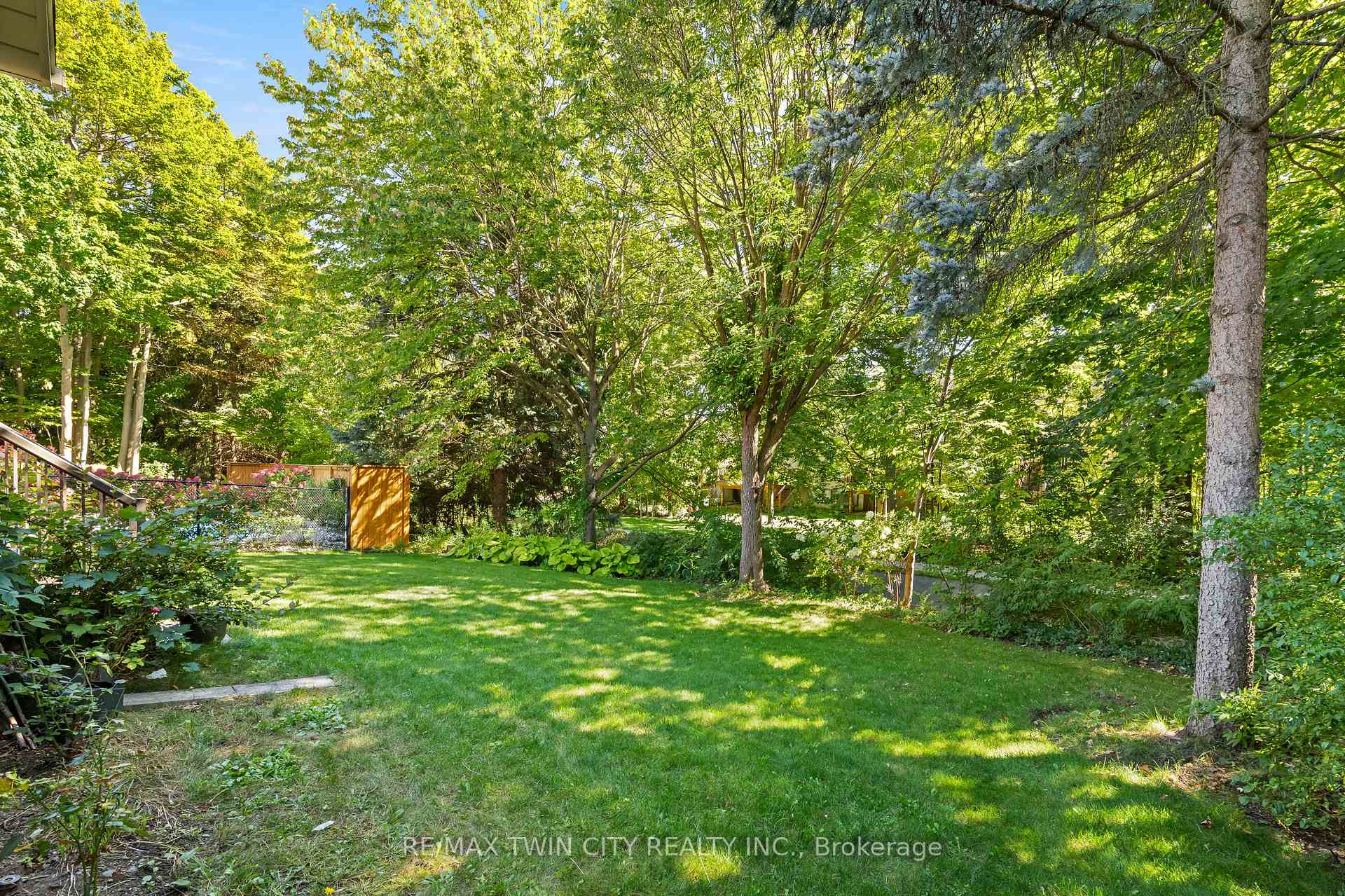 Photo 44 of 648 Bayhampton Crescent, Waterloo, Colonial Acres — HOMEH