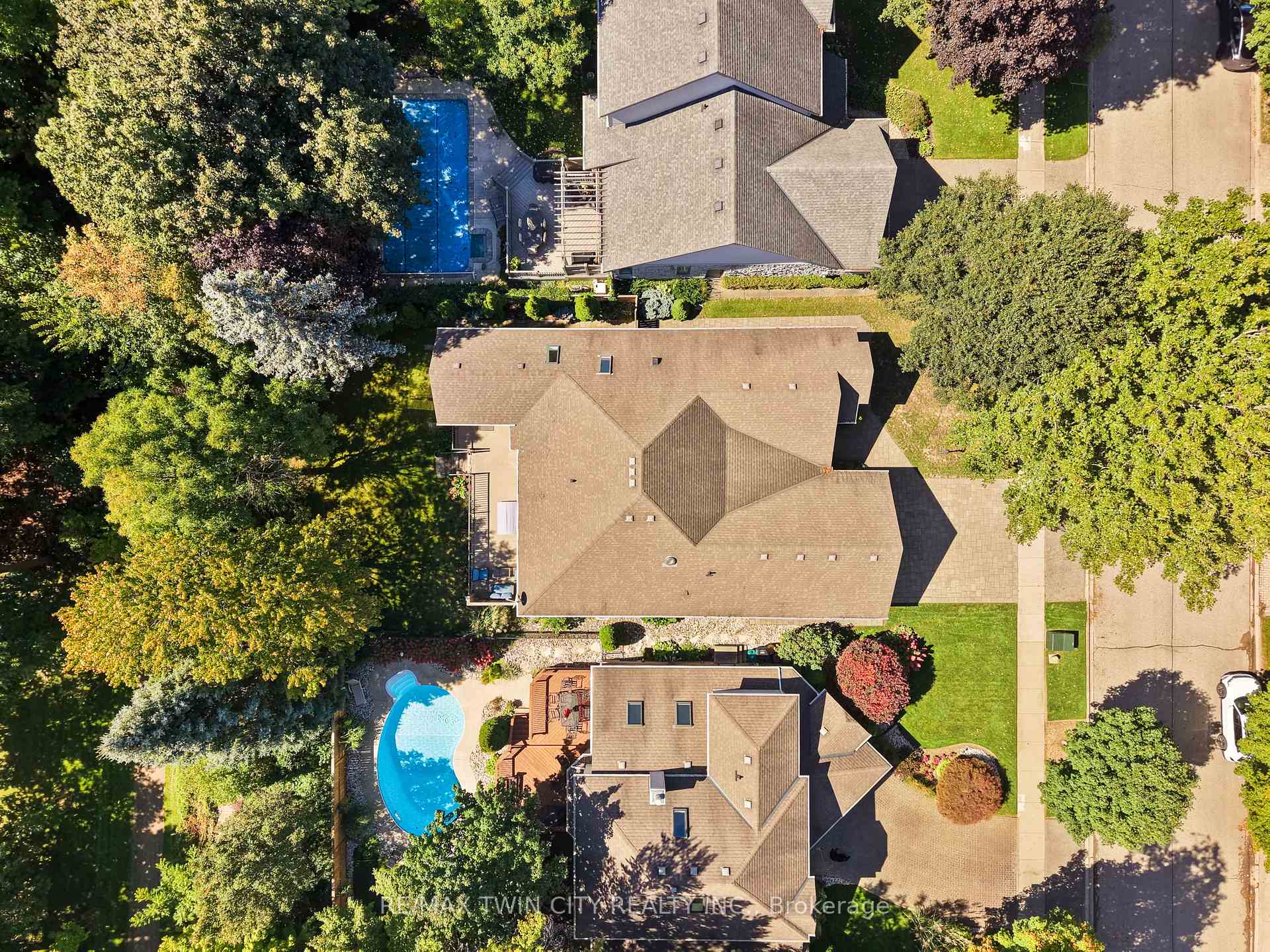 Photo 48 of 648 Bayhampton Crescent, Waterloo, Colonial Acres — HOMEH