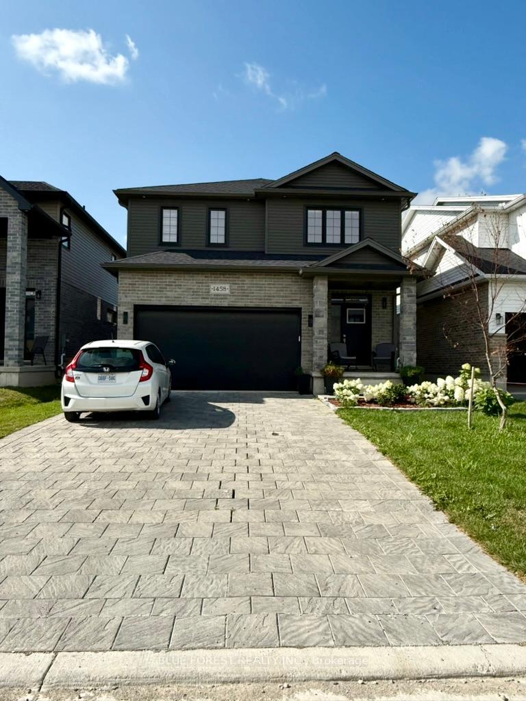 Photo 2 of 1458 Wright Crescent, London, North S — HOMEH