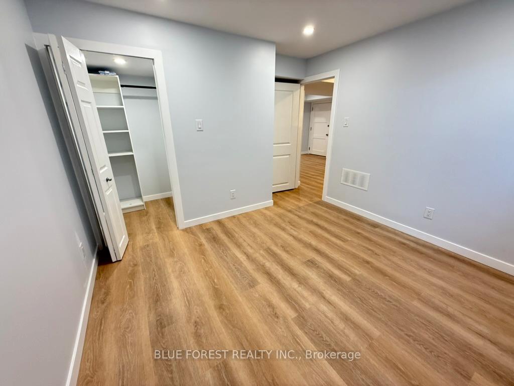 Photo 12 of 1458 Wright Crescent, London, North S — HOMEH