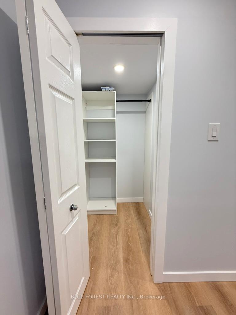 Photo 15 of 1458 Wright Crescent, London, North S — HOMEH