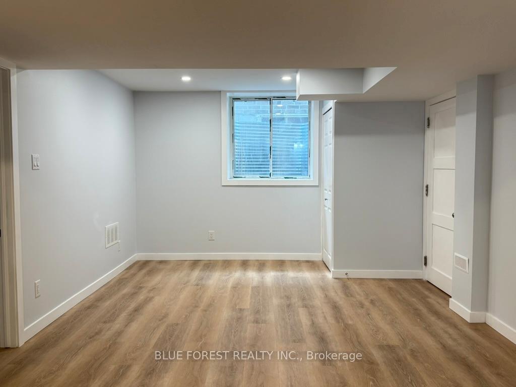 Photo 22 of 1458 Wright Crescent, London, North S — HOMEH