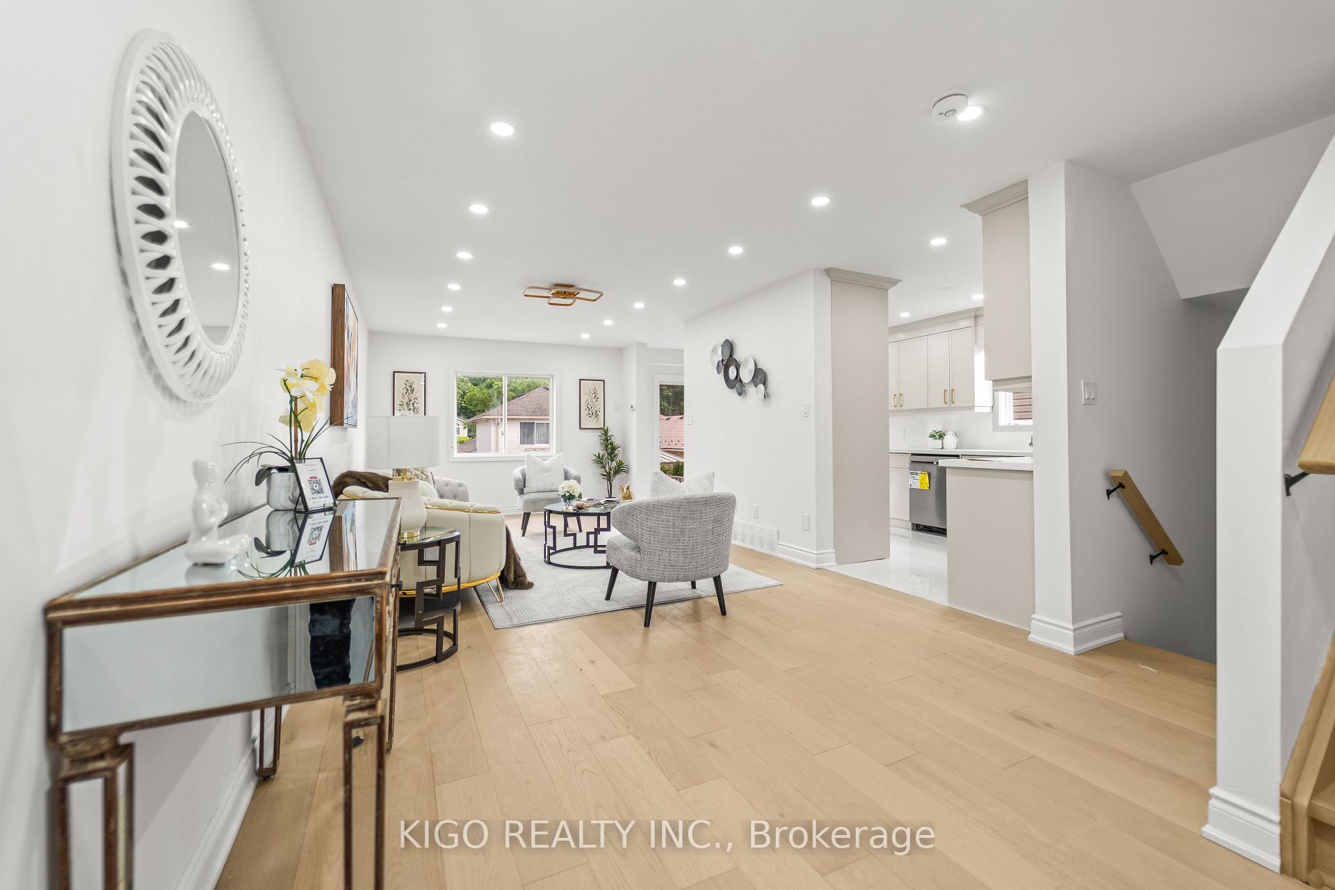 Photo 4 of 25 Bush Clover Crescent, Kitchener, Laurentian Hills — HOMEH