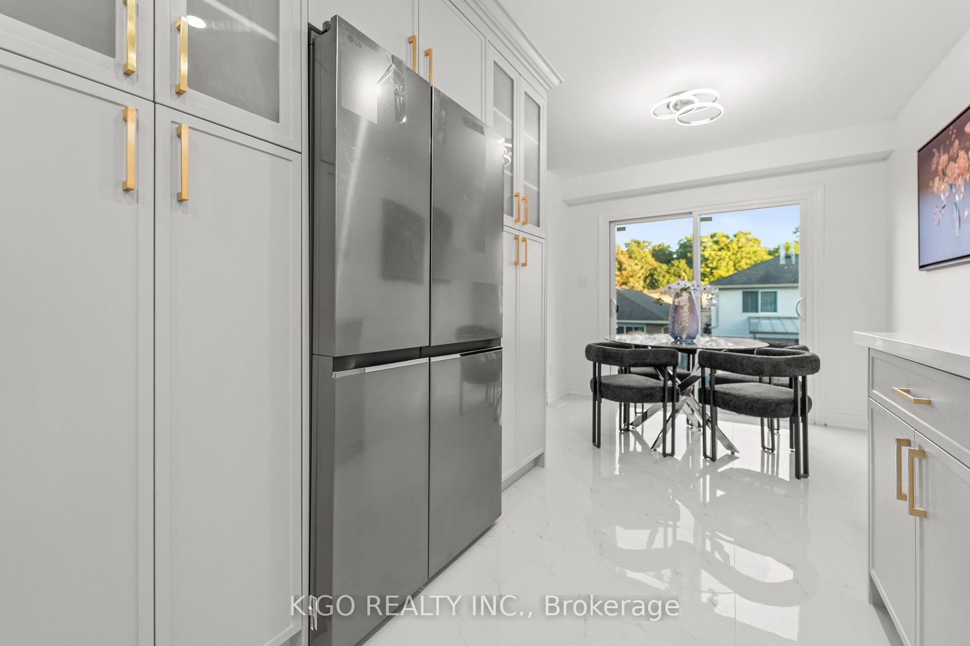 Photo 10 of 25 Bush Clover Crescent, Kitchener, Laurentian Hills — HOMEH