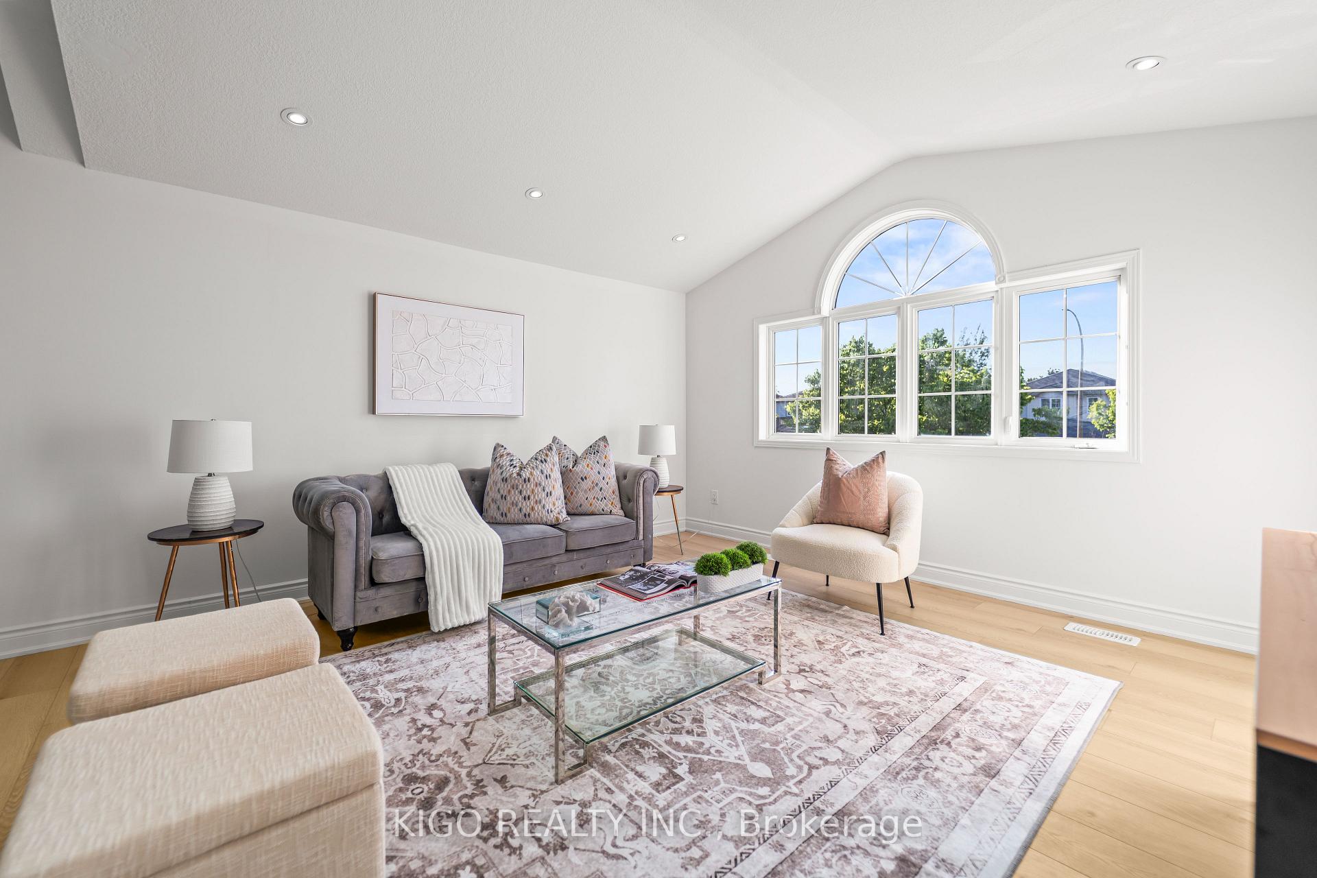 Photo 11 of 25 Bush Clover Crescent, Kitchener, Laurentian Hills — HOMEH
