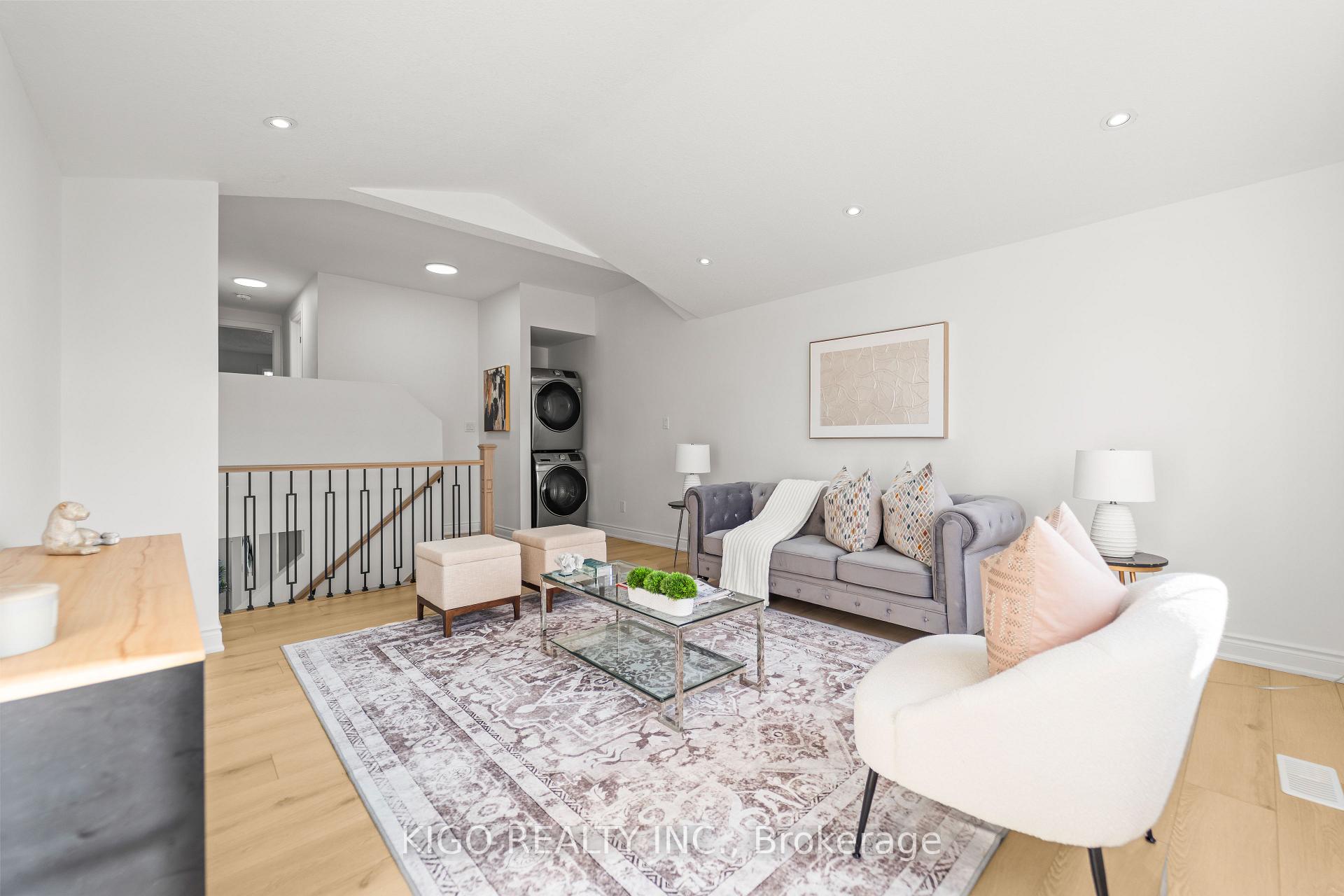 Photo 13 of 25 Bush Clover Crescent, Kitchener, Laurentian Hills — HOMEH