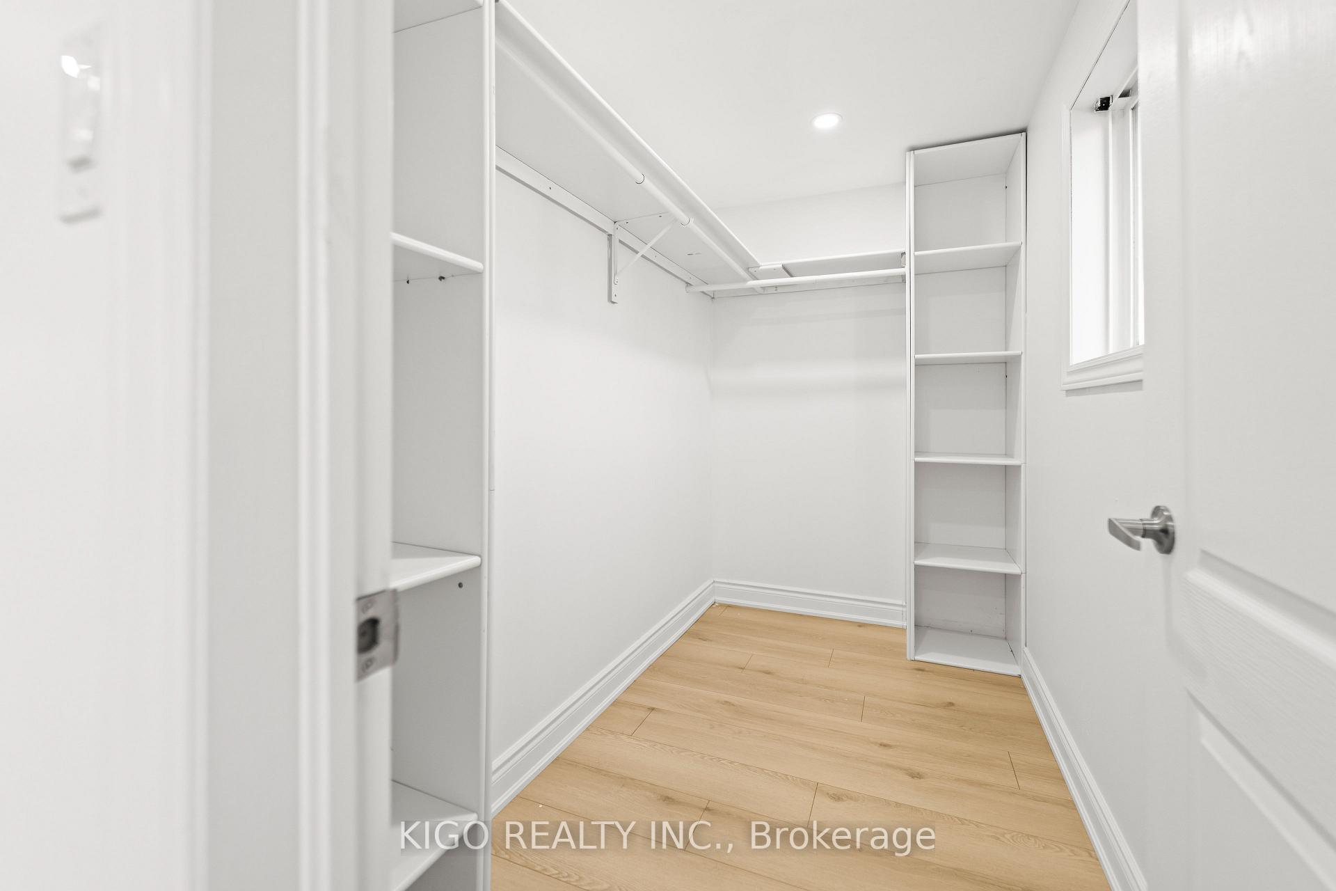 Photo 17 of 25 Bush Clover Crescent, Kitchener, Laurentian Hills — HOMEH