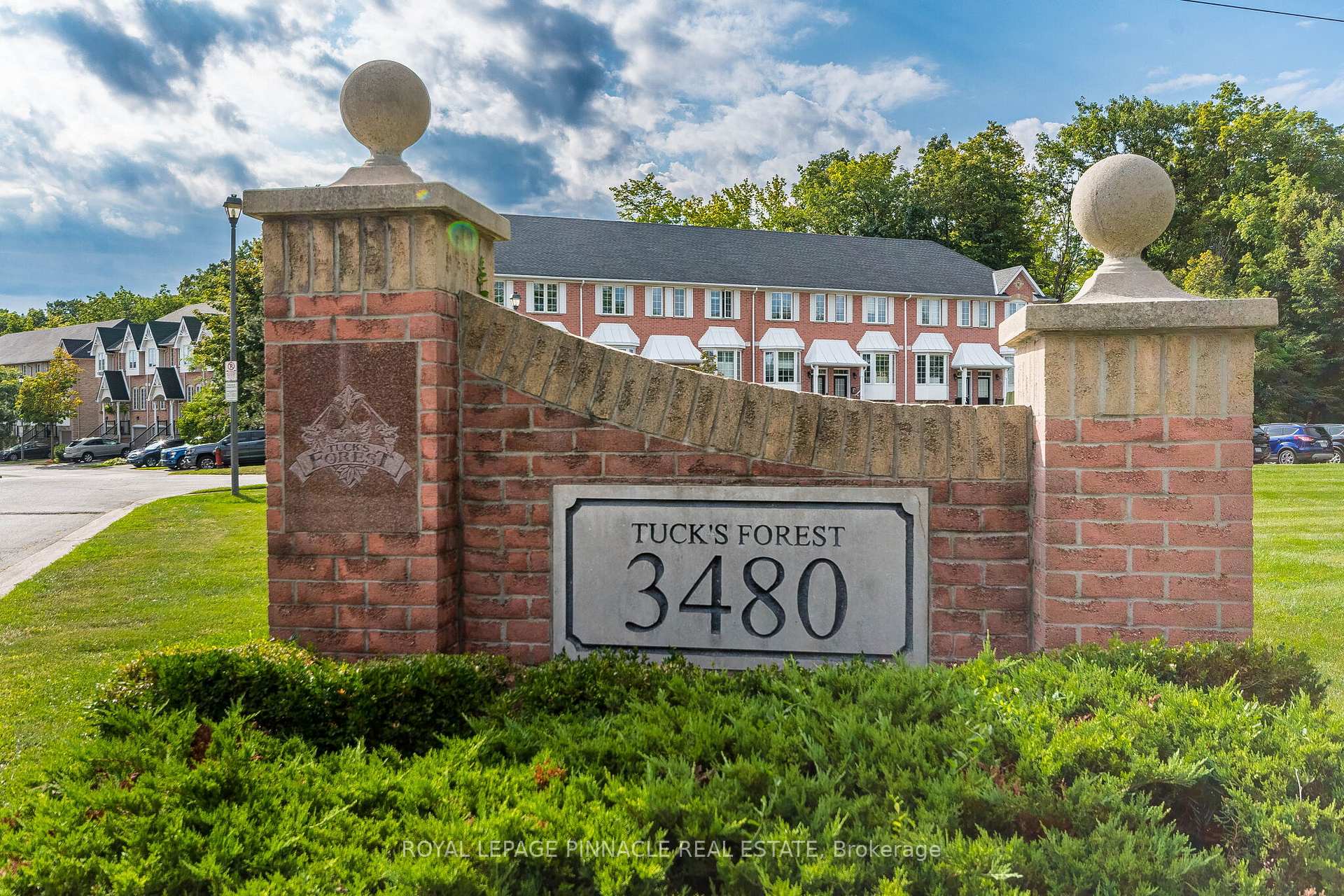 Photo 2 of Unit 4, 3480 Upper Middle Road, Burlington, Palmer — HOMEH