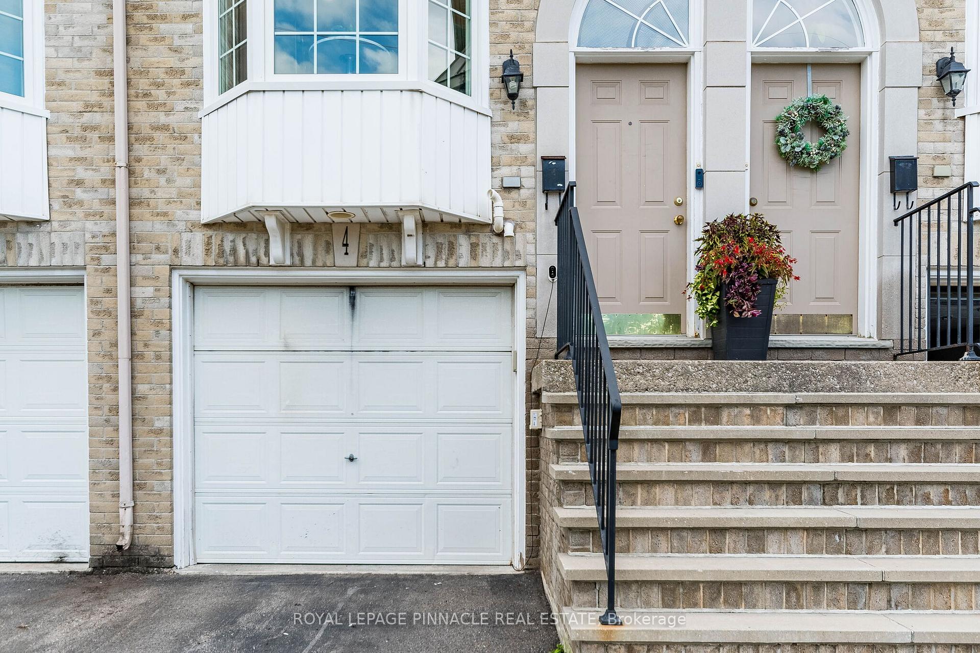 Photo 4 of Unit 4, 3480 Upper Middle Road, Burlington, Palmer — HOMEH