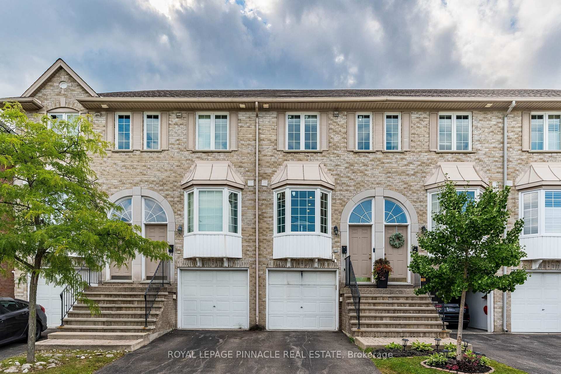 Photo 5 of Unit 4, 3480 Upper Middle Road, Burlington, Palmer — HOMEH