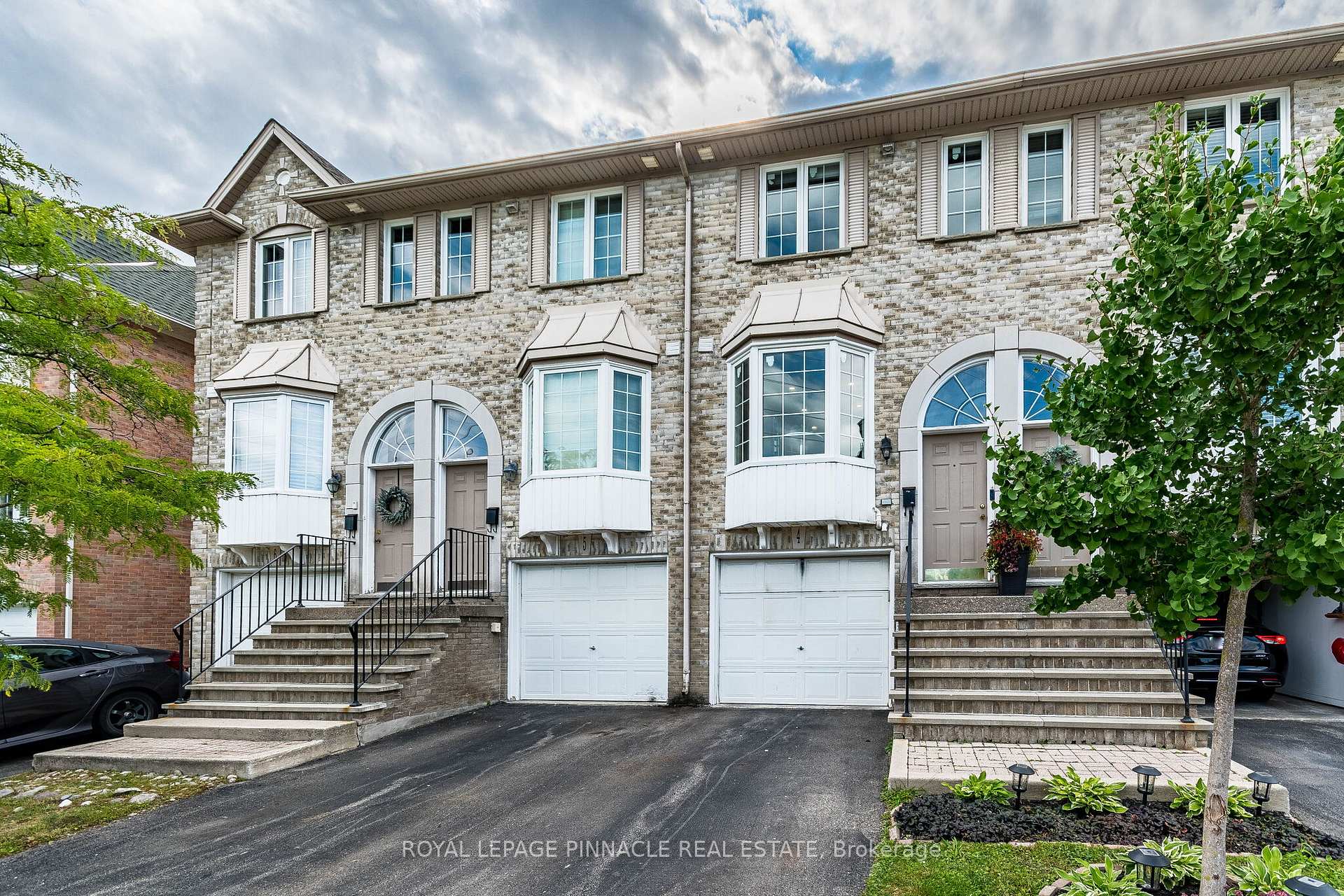 Photo 6 of Unit 4, 3480 Upper Middle Road, Burlington, Palmer — HOMEH