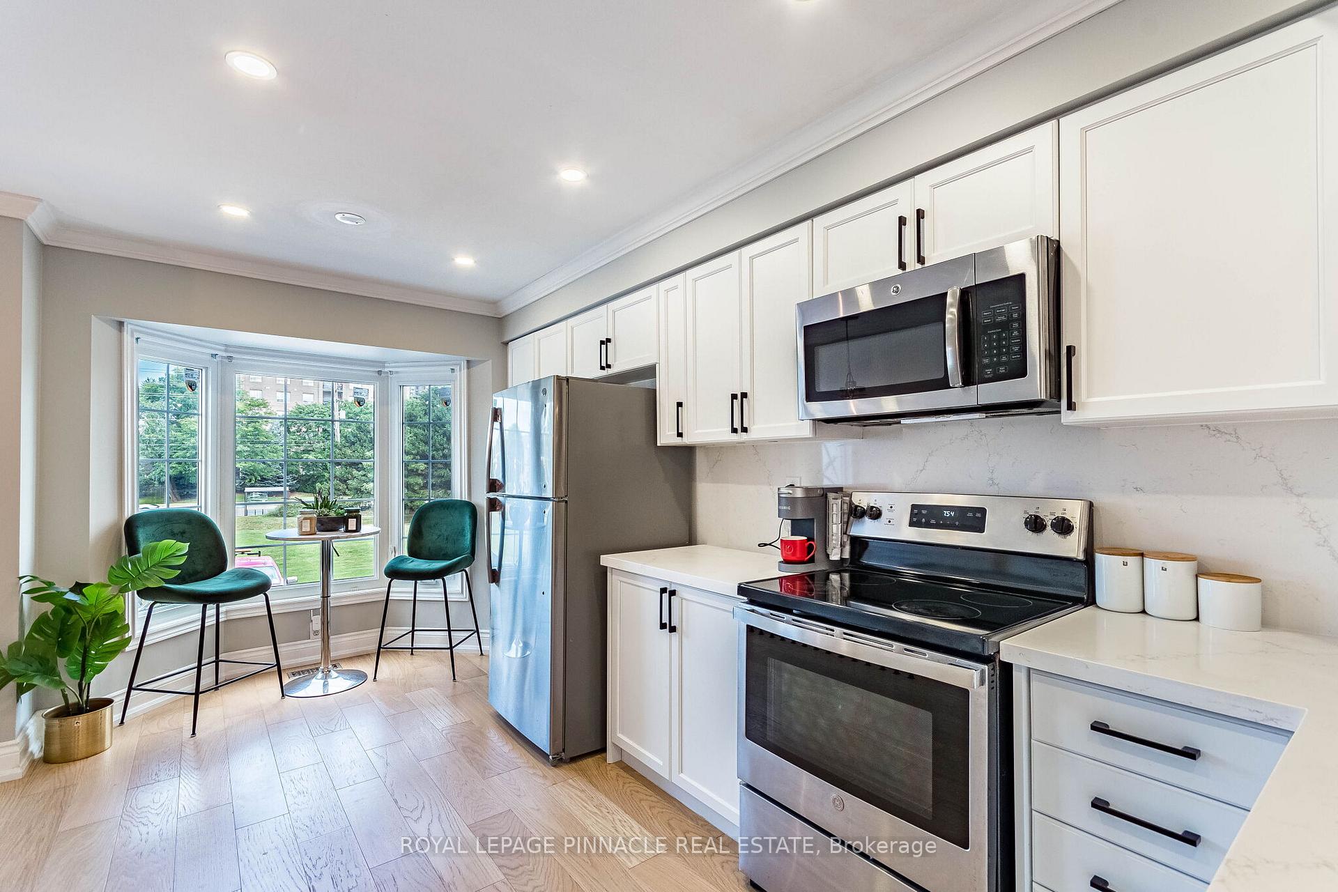 Photo 16 of Unit 4, 3480 Upper Middle Road, Burlington, Palmer — HOMEH