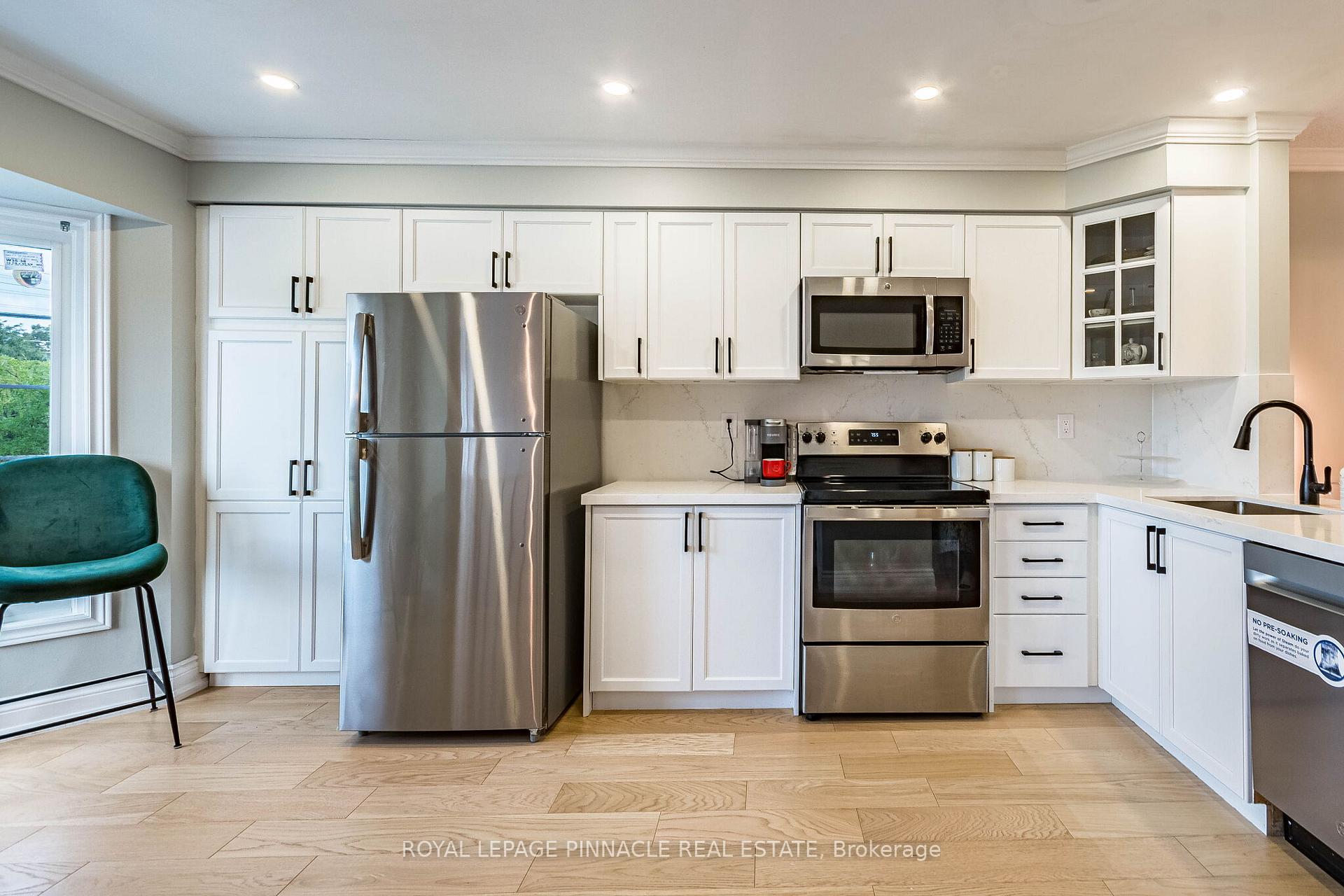 Photo 17 of Unit 4, 3480 Upper Middle Road, Burlington, Palmer — HOMEH
