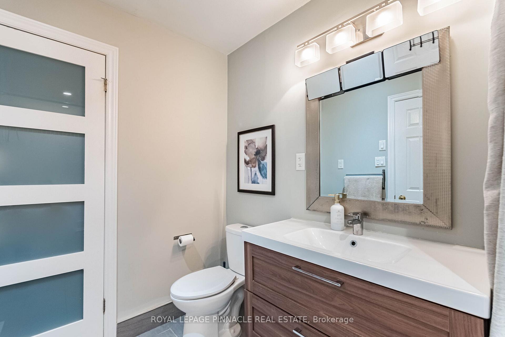 Photo 32 of Unit 4, 3480 Upper Middle Road, Burlington, Palmer — HOMEH