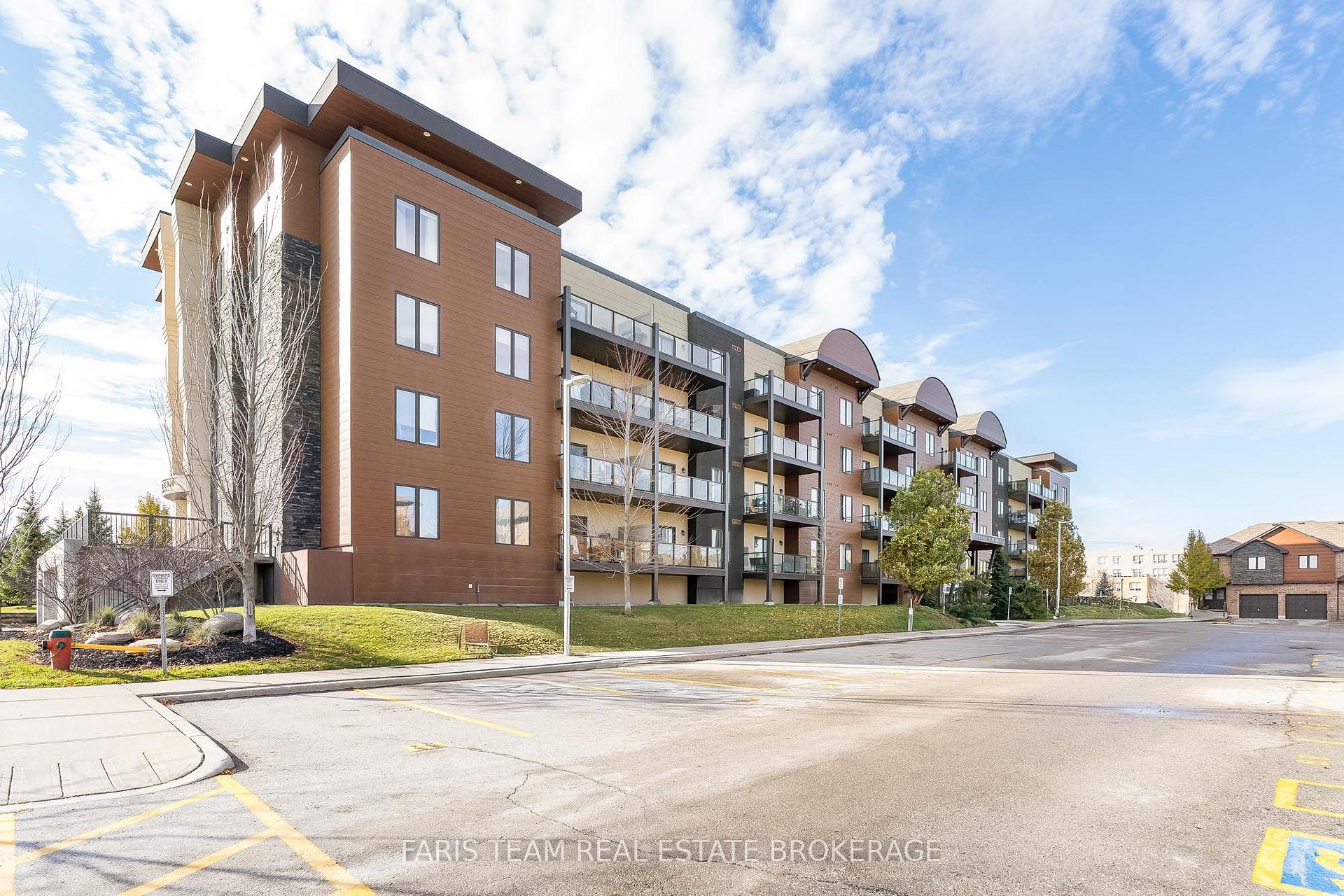 Photo 2 of Unit 207, 100 Dean Avenue, Barrie, Painswick South — HOMEH