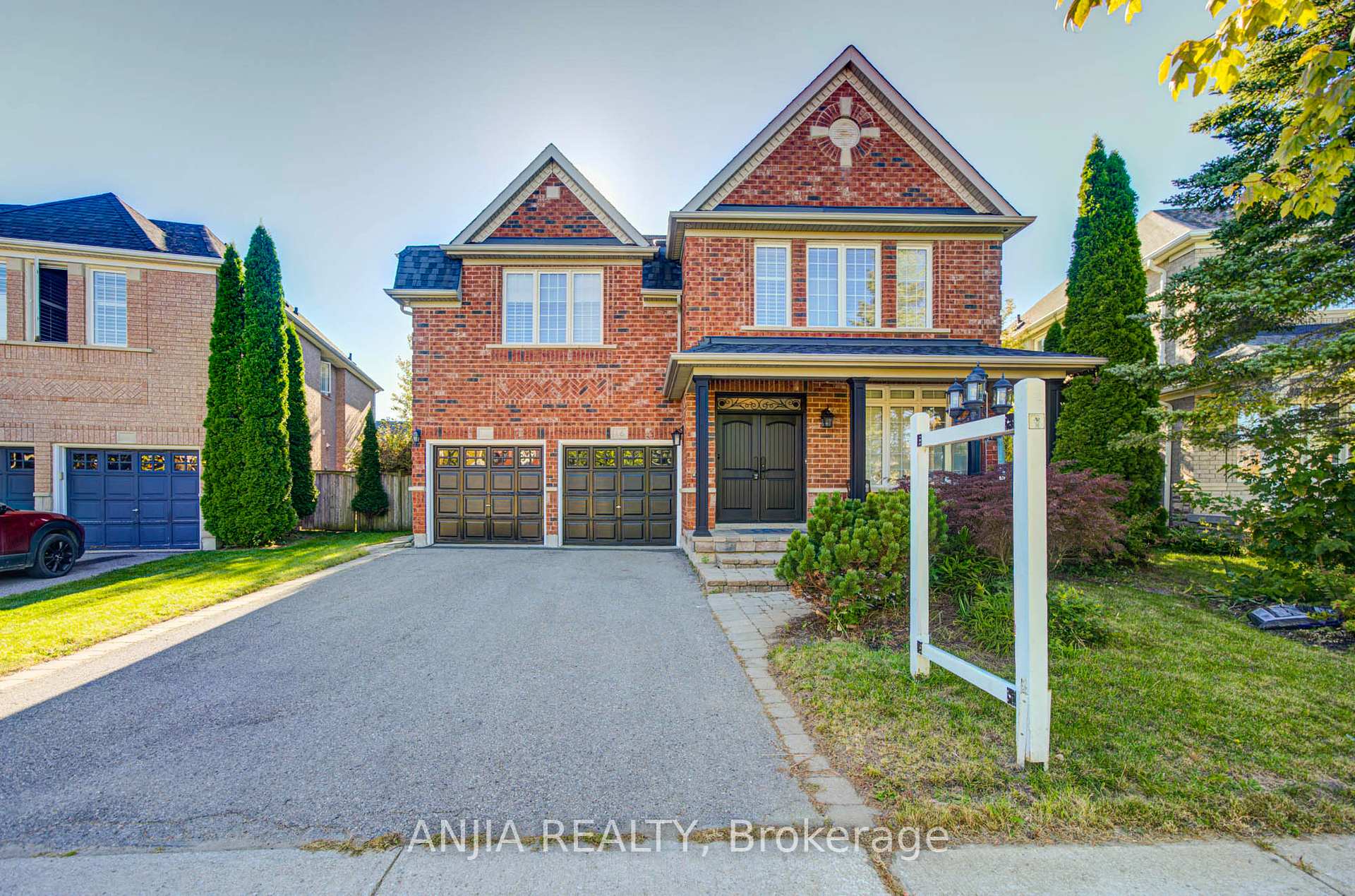 Photo of 16 Forest Manor Place
