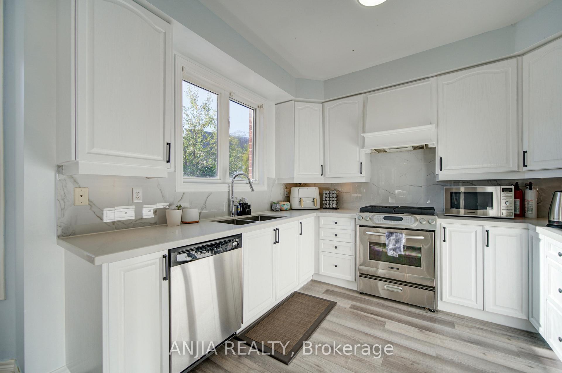 Photo 18 of 16 Forest Manor Place, Markham, Wismer — HOMEH