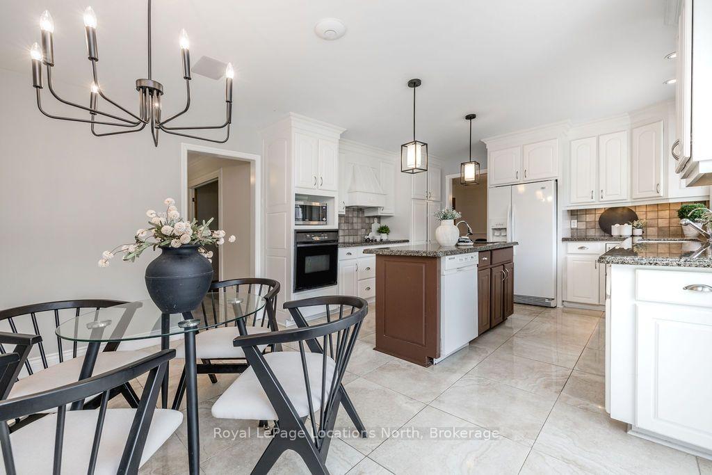 Photo 8 of 2 Mills Circle, Springwater, Midhurst — HOMEH
