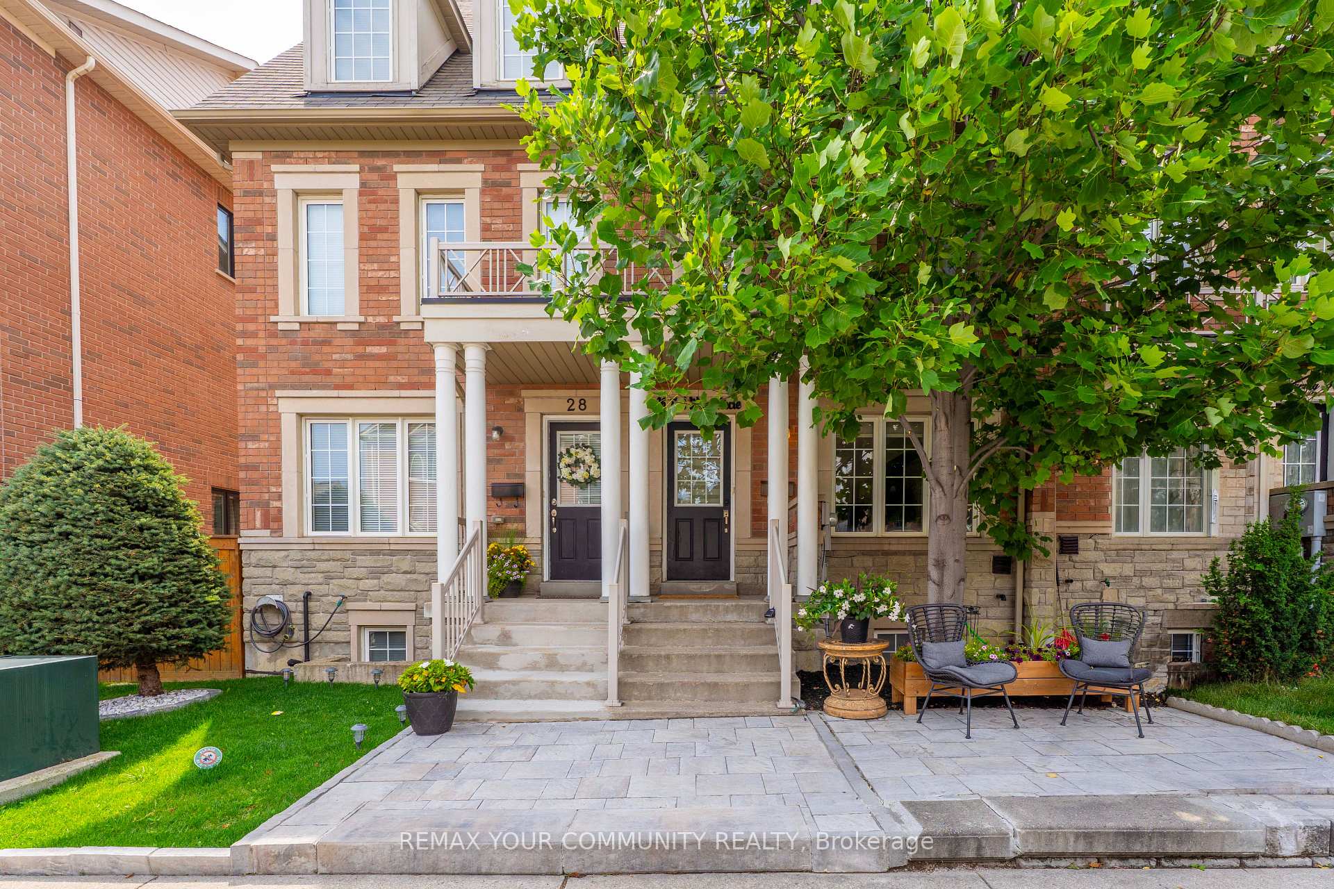 Photo 3 of 26 Ted Wray Circle, North York, Downsview-Roding-CFB — HOMEH