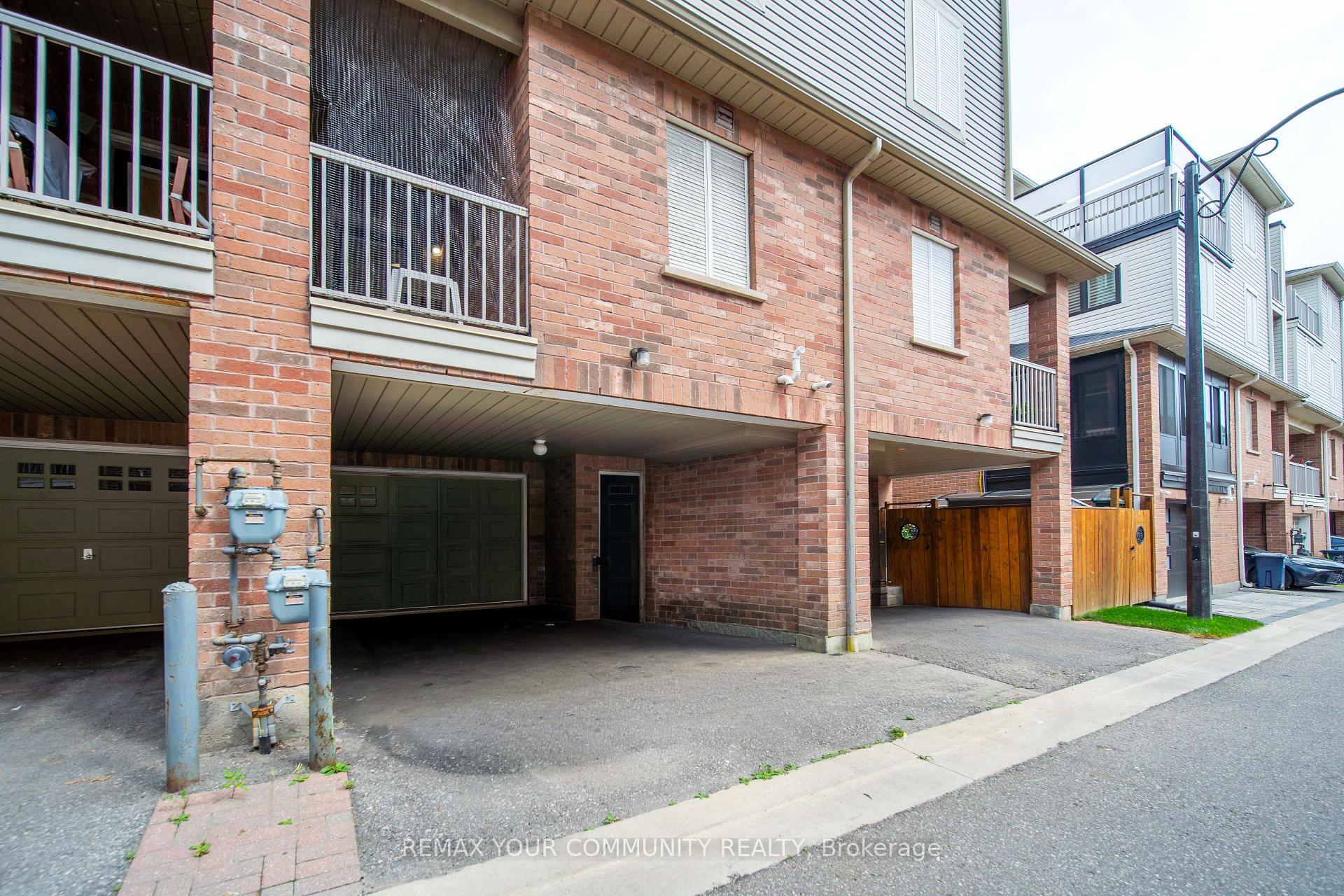 Photo 35 of 26 Ted Wray Circle, North York, Downsview-Roding-CFB — HOMEH