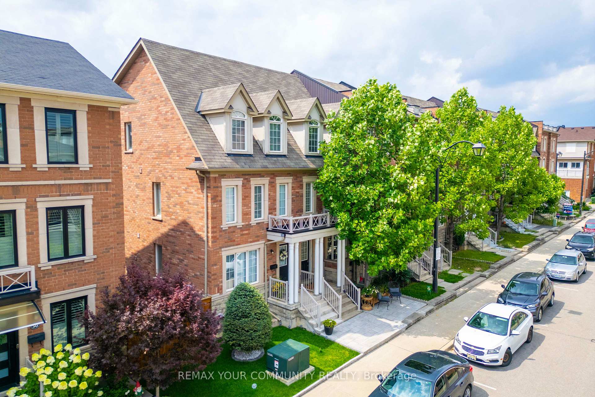 Photo 36 of 26 Ted Wray Circle, North York, Downsview-Roding-CFB — HOMEH