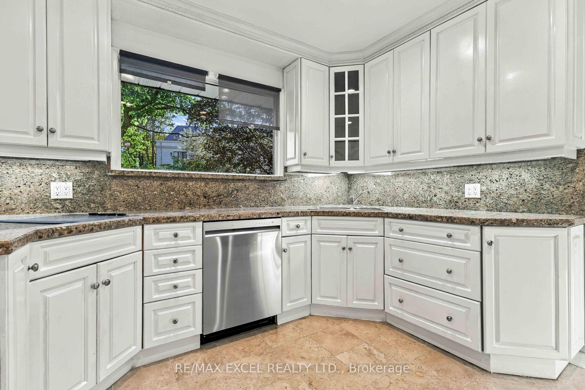 Photo 12 of 20 Oxbow Road, North York, Banbury-Don Mills — HOMEH