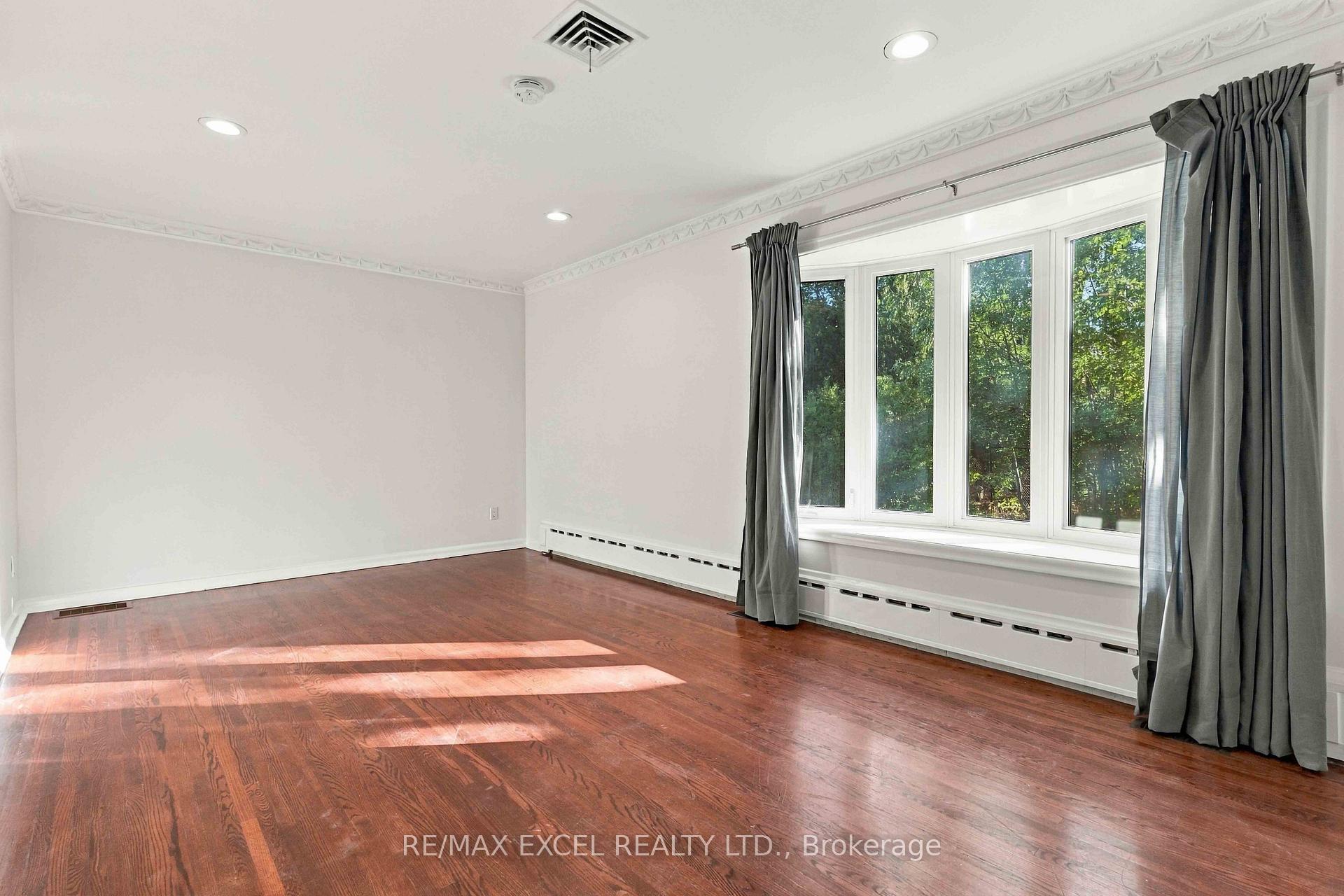 Photo 20 of 20 Oxbow Road, North York, Banbury-Don Mills — HOMEH