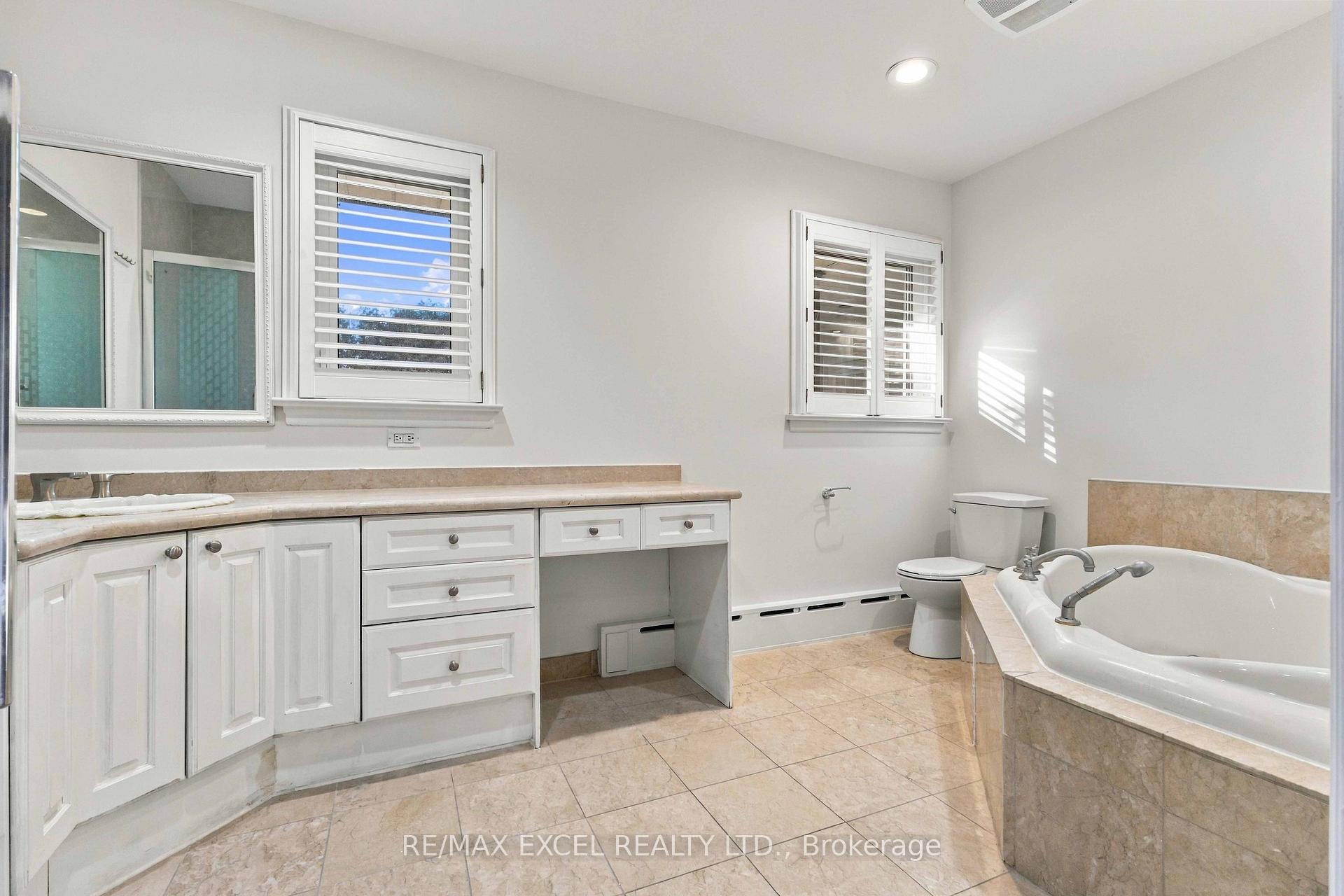 Photo 22 of 20 Oxbow Road, North York, Banbury-Don Mills — HOMEH