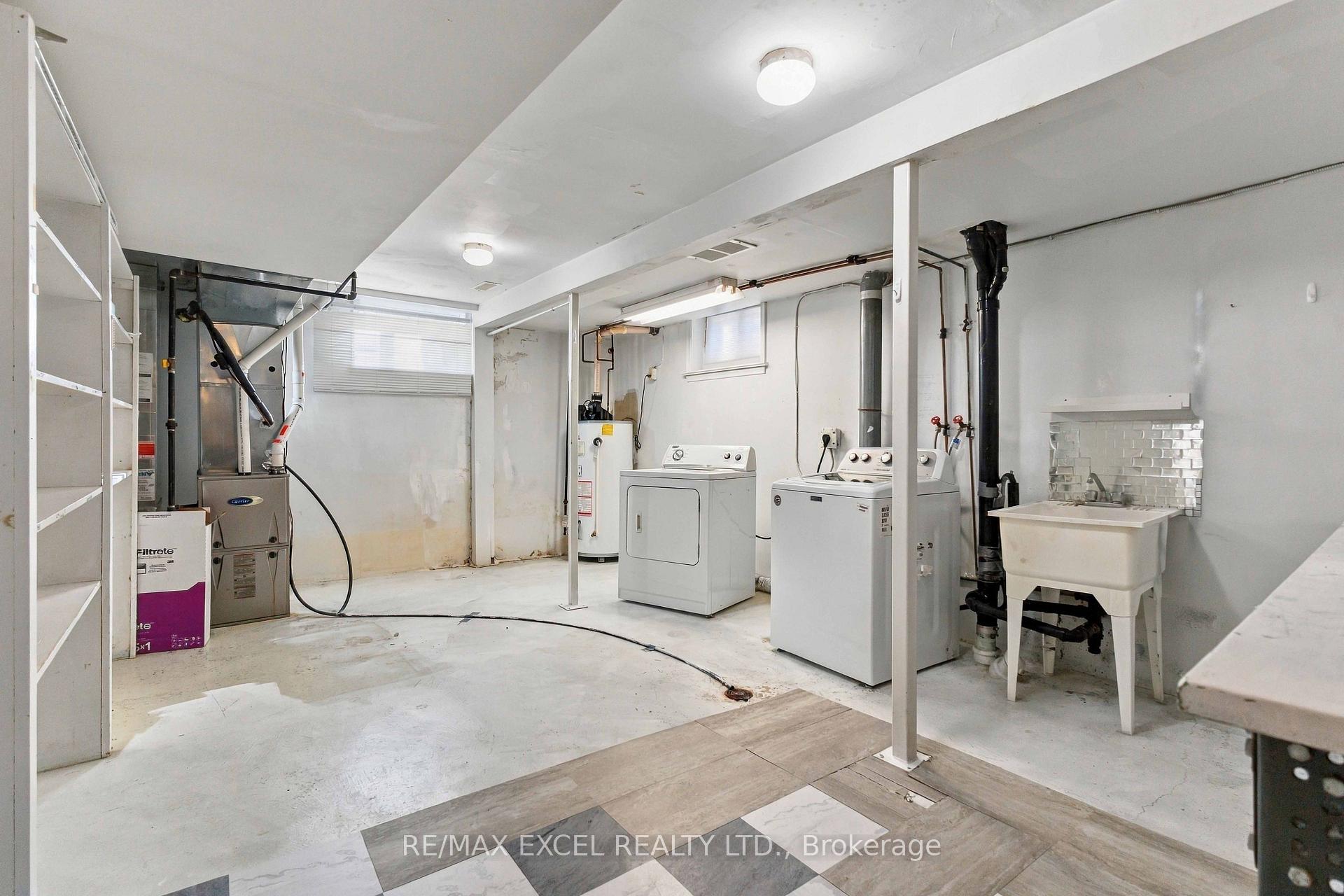 Photo 27 of 20 Oxbow Road, North York, Banbury-Don Mills — HOMEH